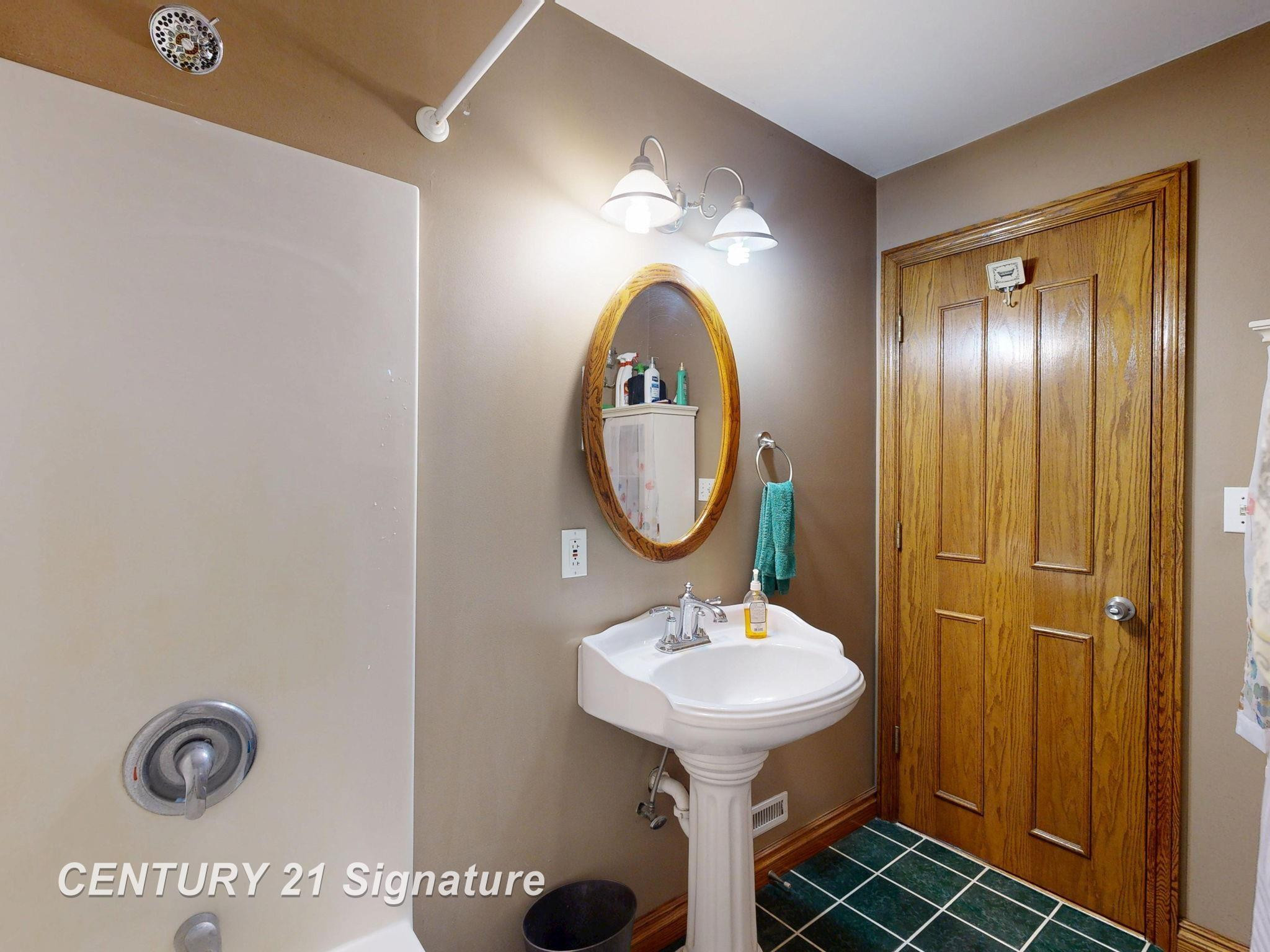 1250 W Sloan Road, Saginaw, MI 48417 — Photo 37