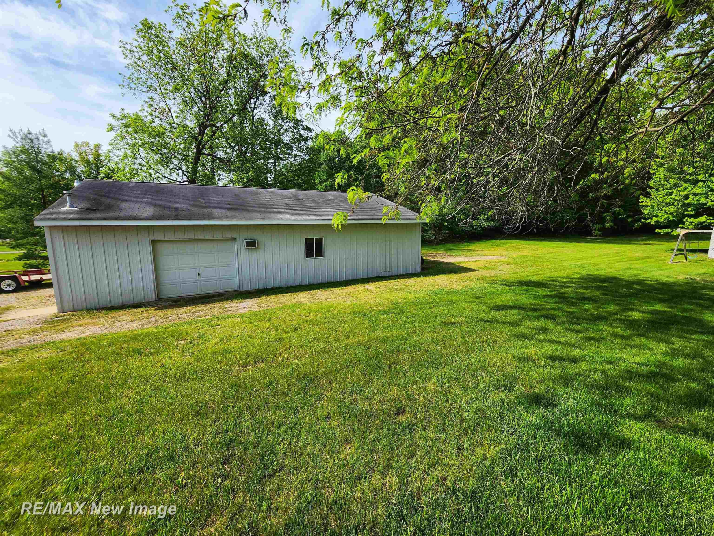 10424 S Graham Road, Saint Charles, MI 48655 — Photo 8