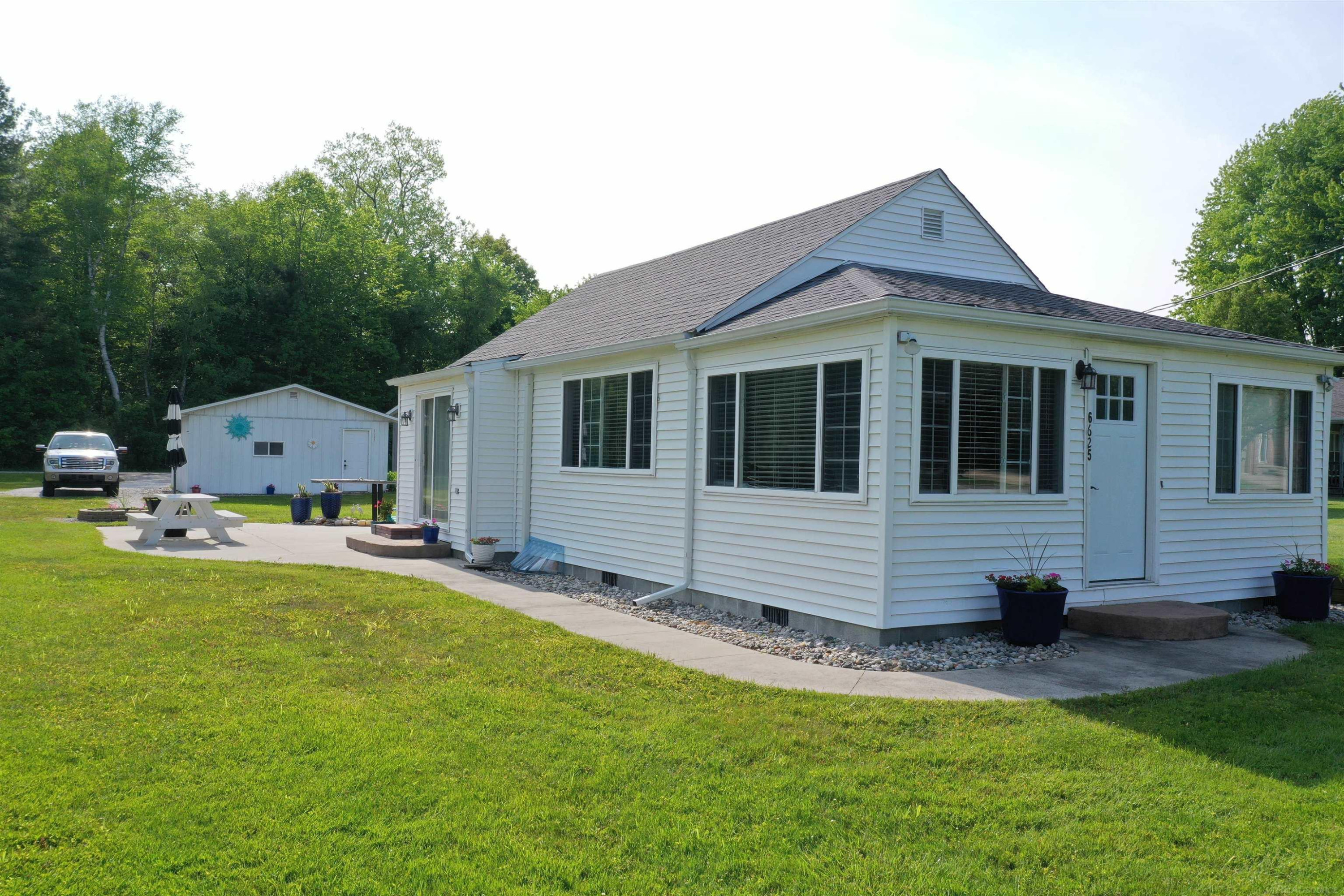 6625 Lakeshore Road, Lakeport, MI 48059 — front exterior