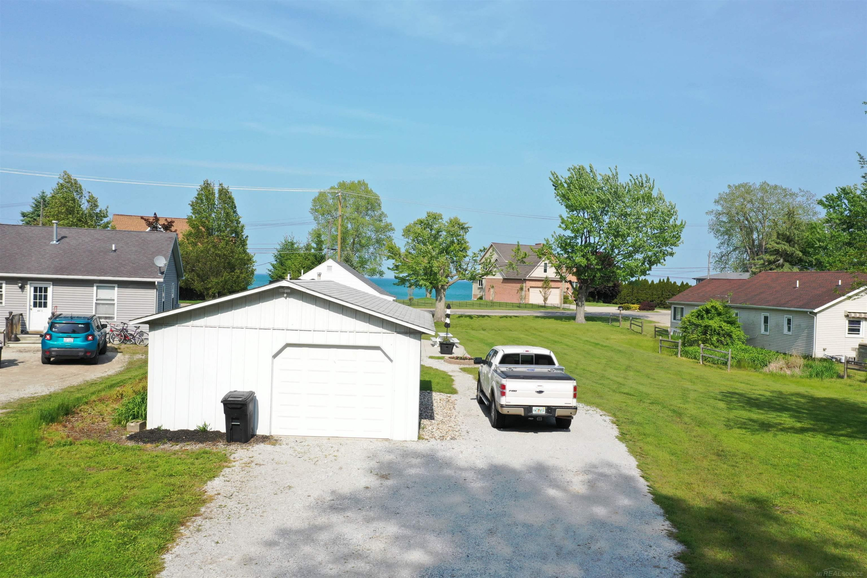 6625 Lakeshore Road, Lakeport, MI 48059 — Photo 5