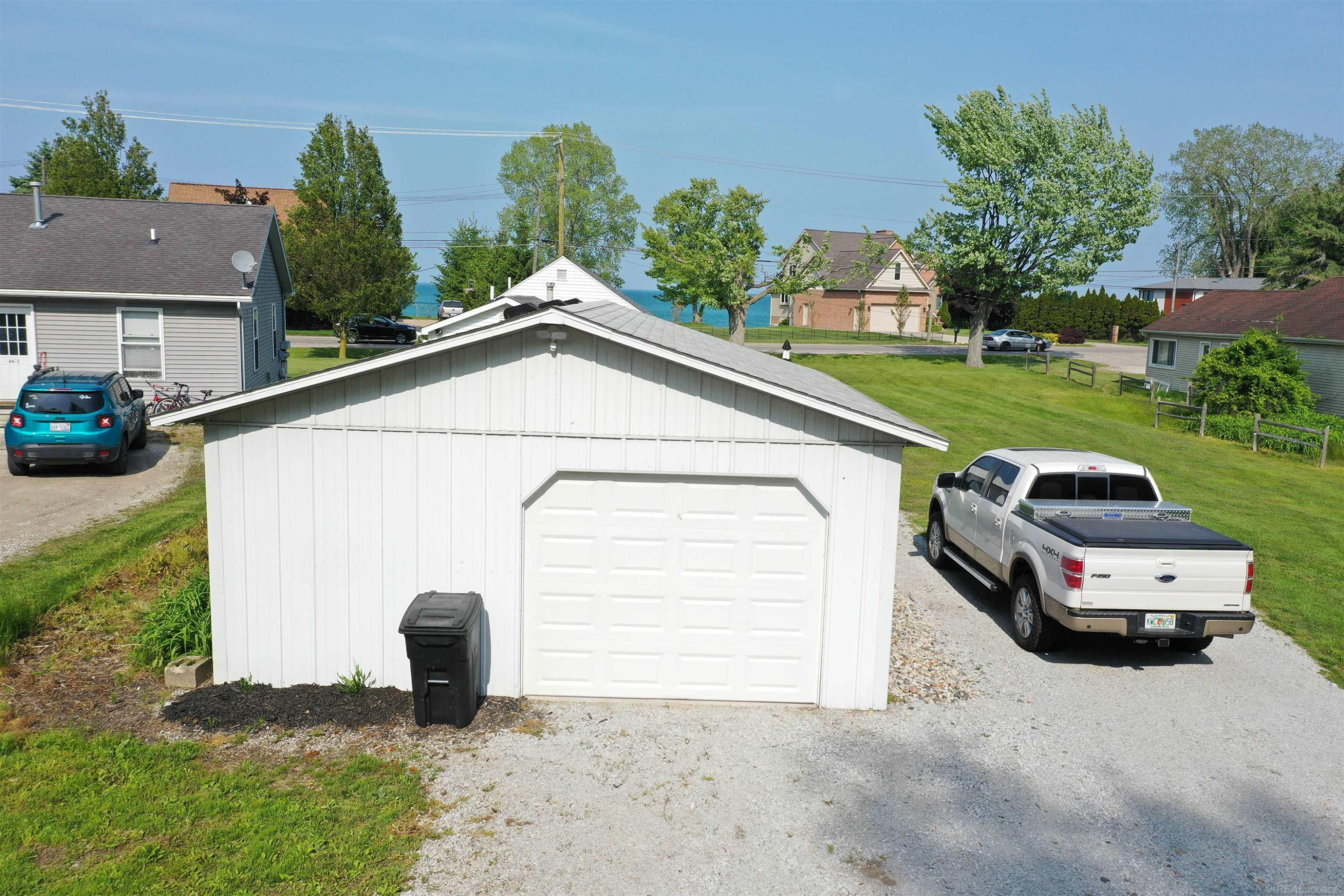 6625 Lakeshore Road, Lakeport, MI 48059 — Photo 6