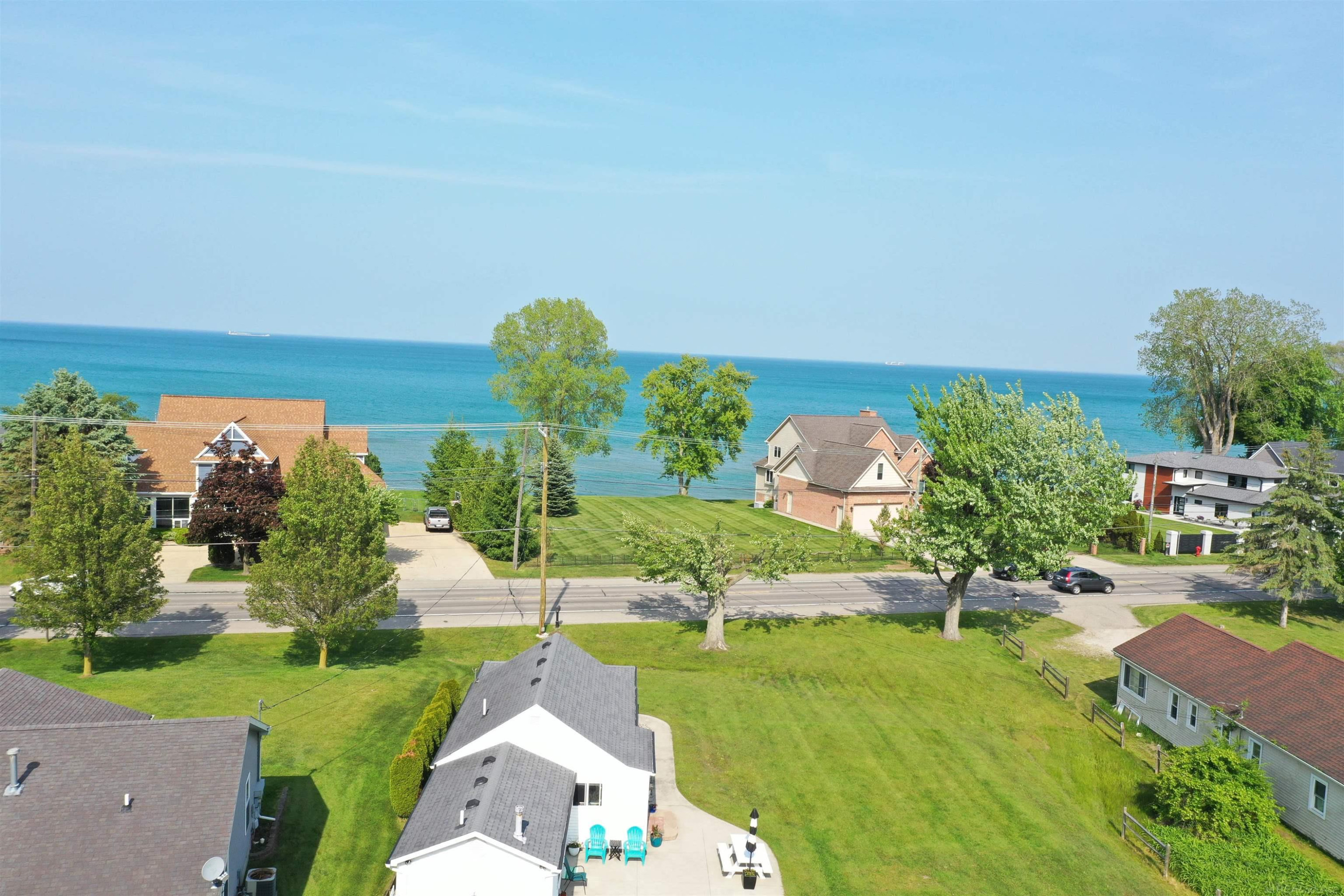 6625 Lakeshore Road, Lakeport, MI 48059 — Photo 10