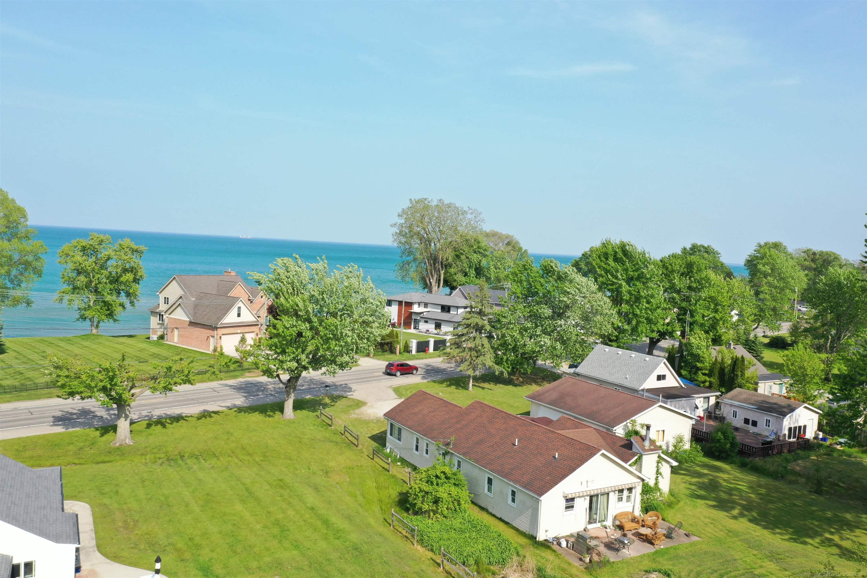 6625 Lakeshore Road, Lakeport, MI 48059 — Photo 11