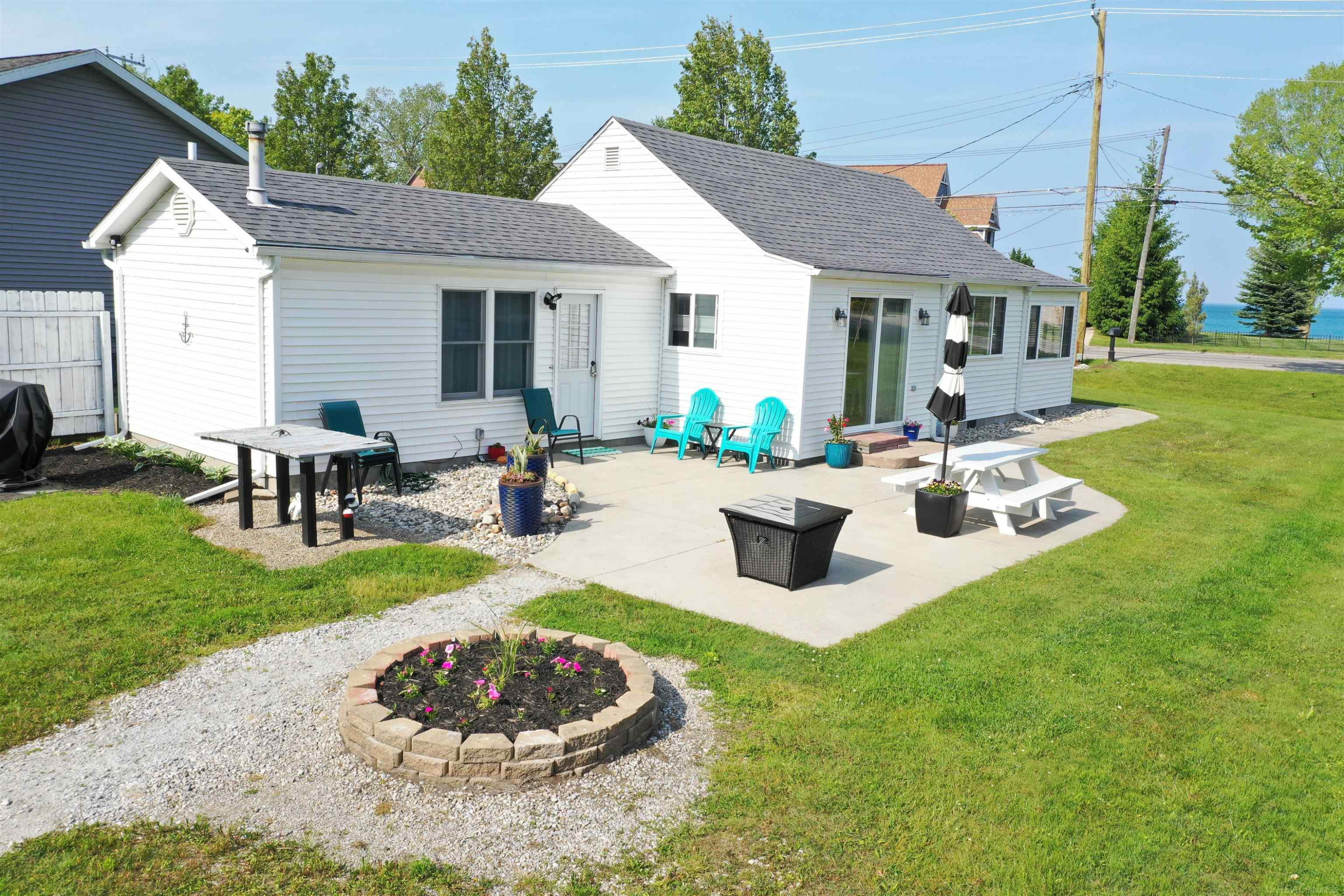 6625 Lakeshore Road, Lakeport, MI 48059 — Photo 18