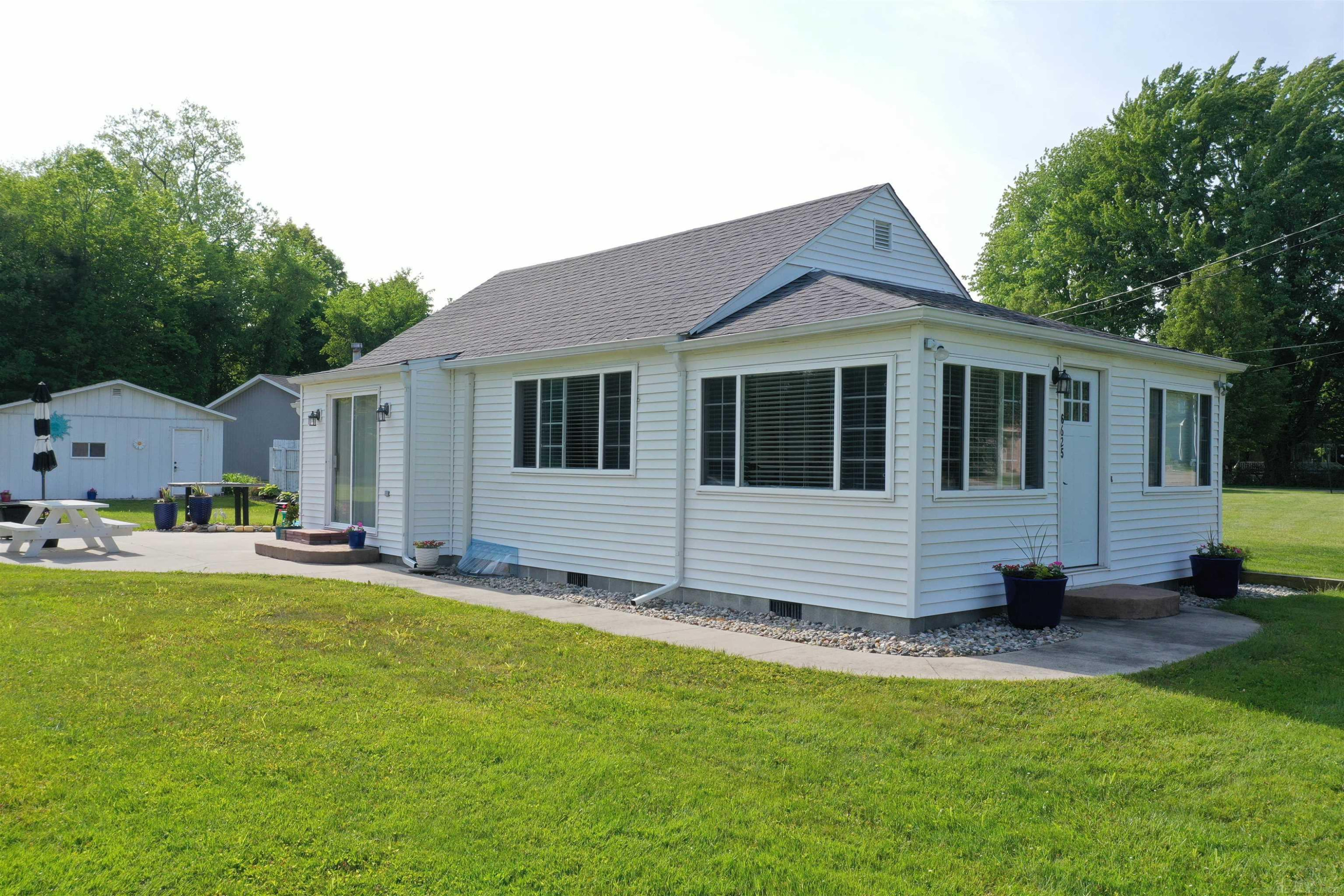 6625 Lakeshore Road, Lakeport, MI 48059 — Photo 19