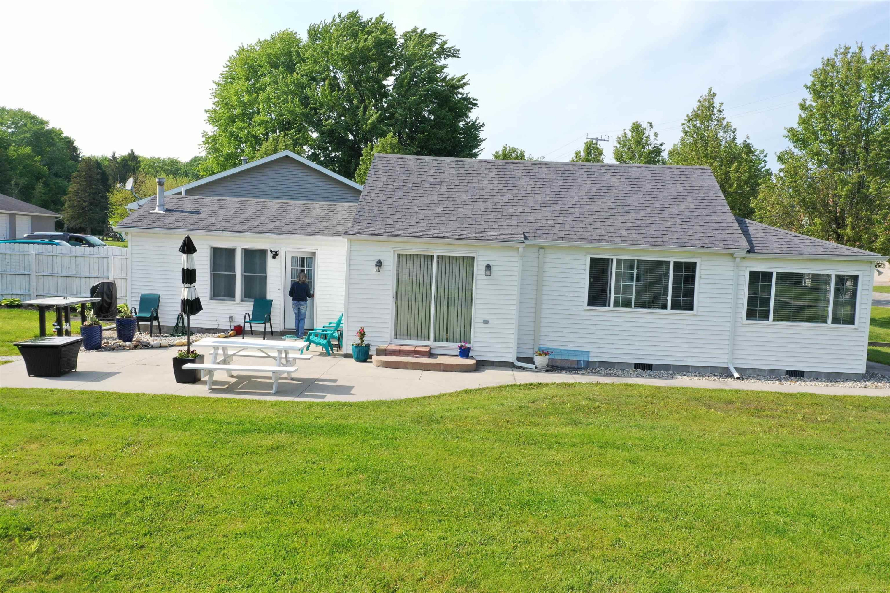 6625 Lakeshore Road, Lakeport, MI 48059 — Photo 21