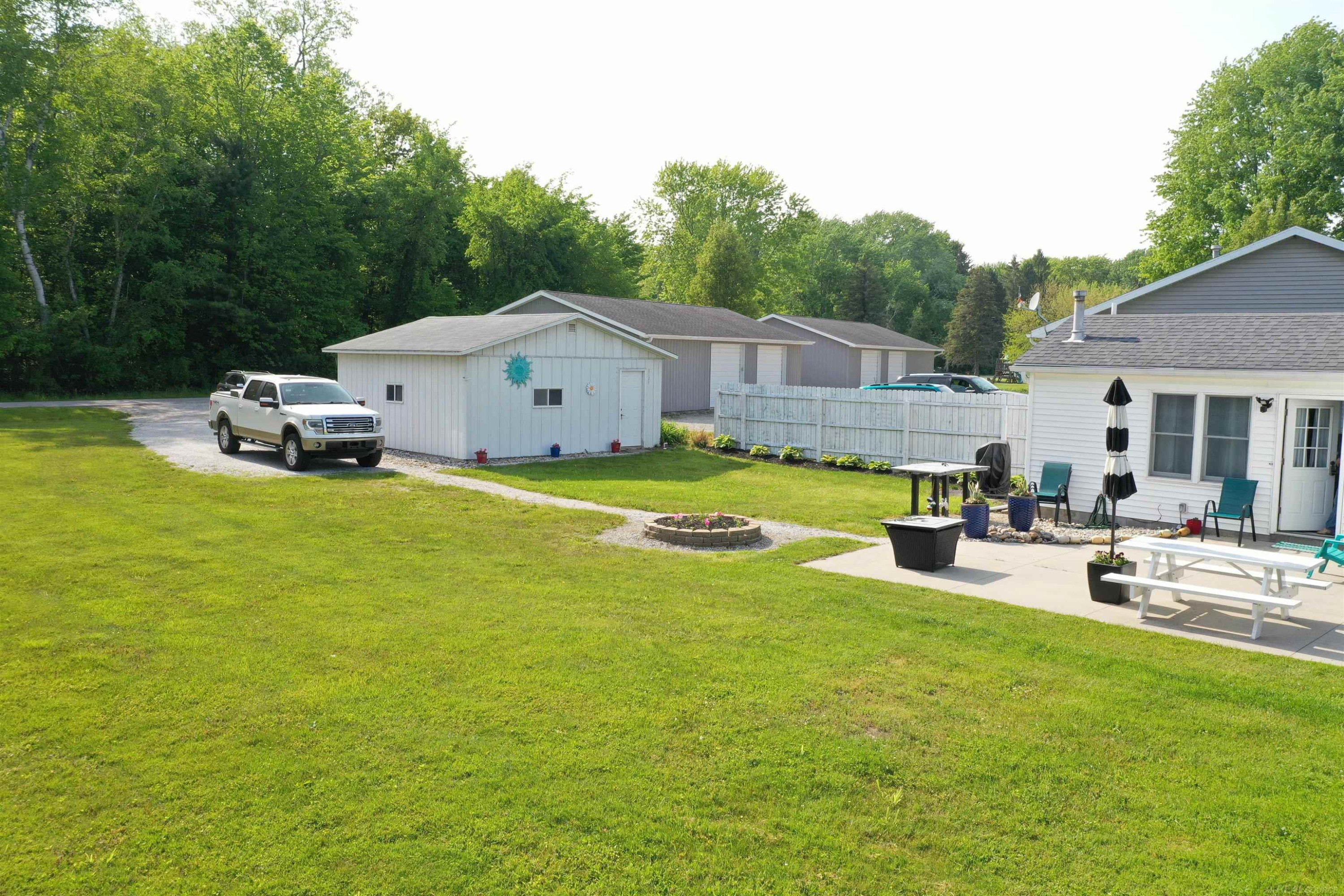 6625 Lakeshore Road, Lakeport, MI 48059 — Photo 22