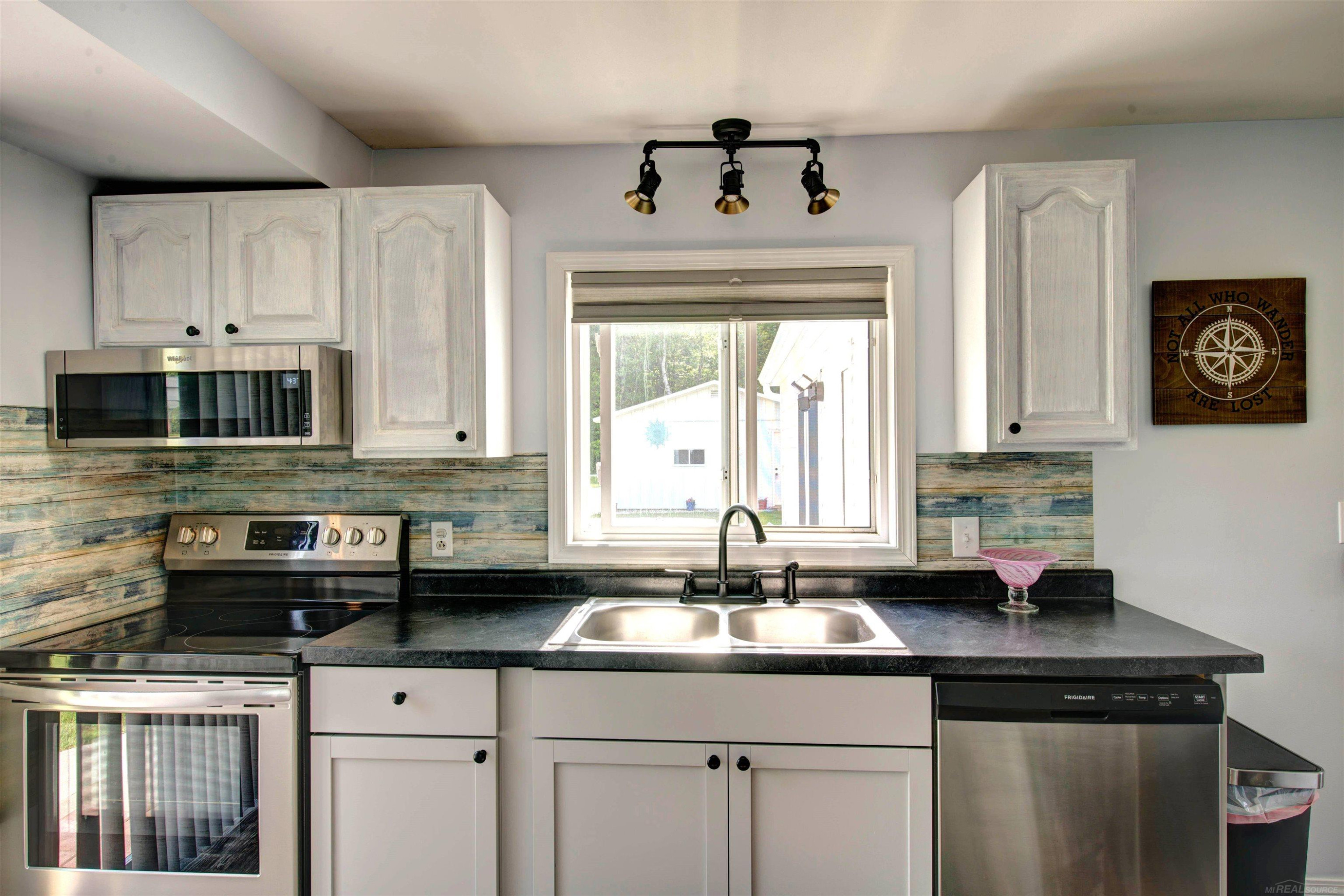 6625 Lakeshore Road, Lakeport, MI 48059 — Photo 52