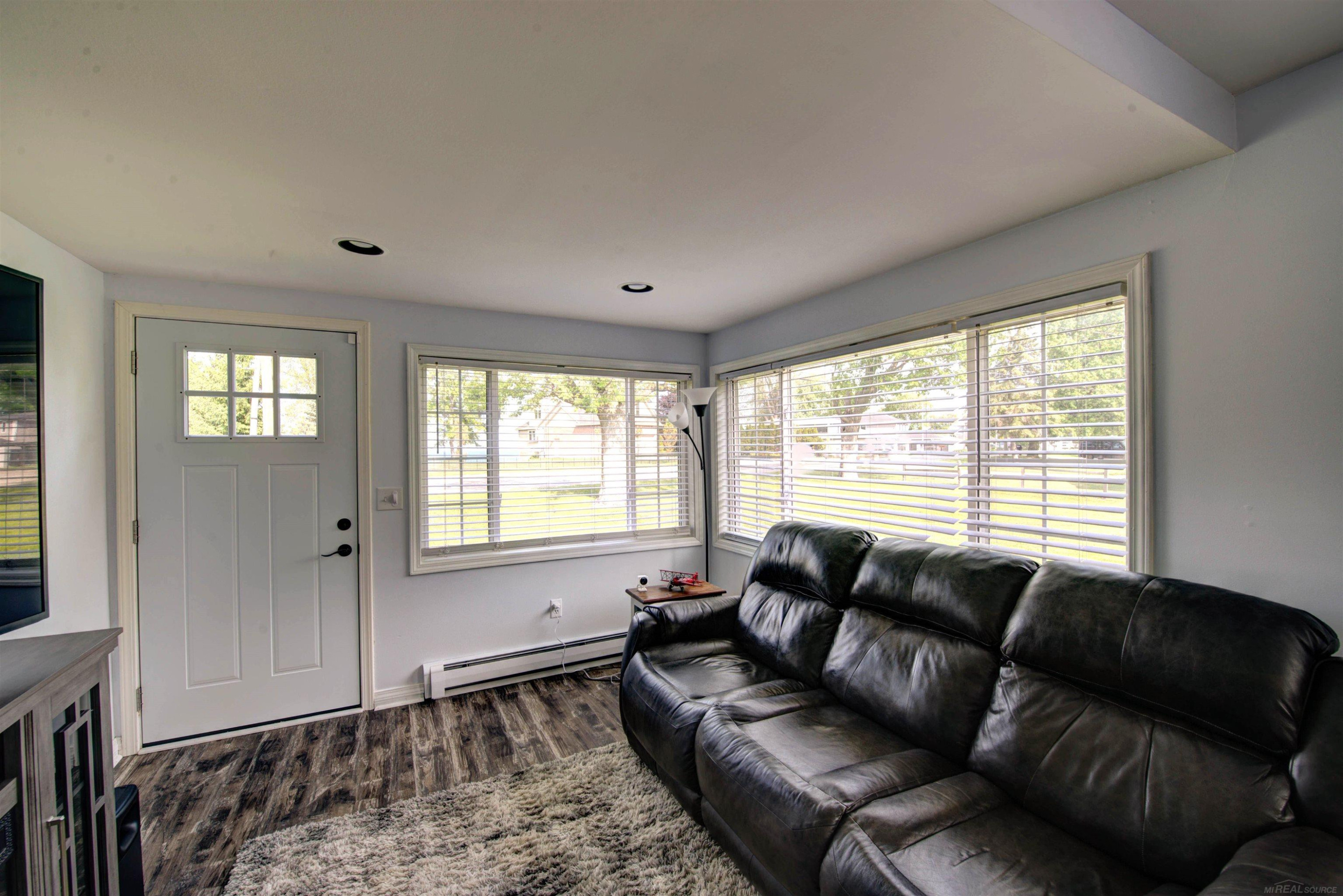 6625 Lakeshore Road, Lakeport, MI 48059 — Photo 57