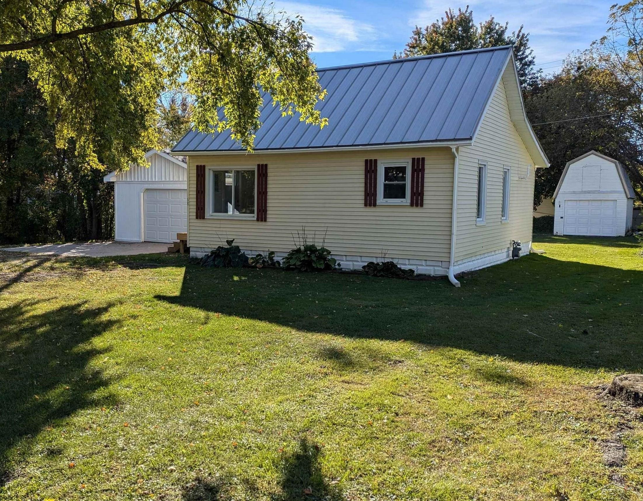 68 S Arthur Street, MI 48419 — Photo 3