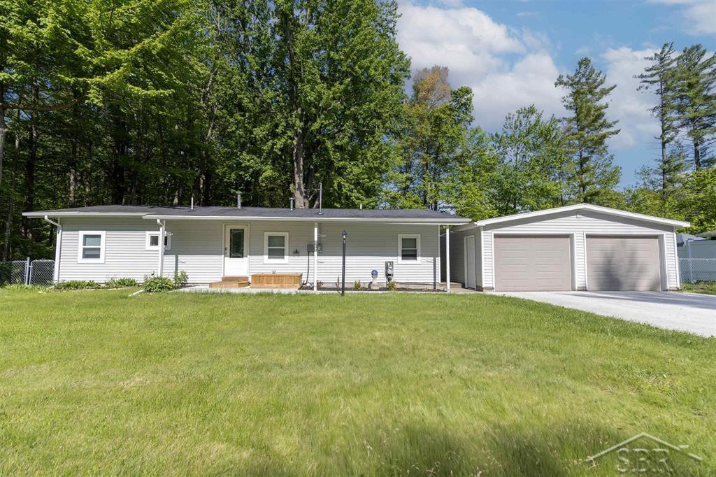 2832 N West River Road, Sanford, MI 48657 — Photo 2