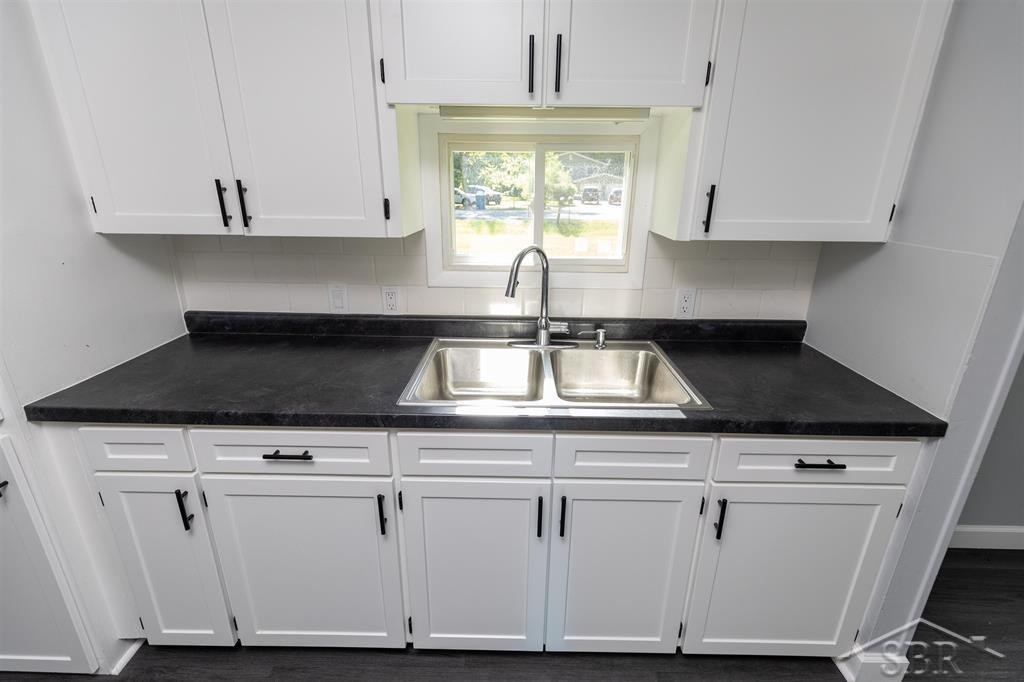 2832 N West River Road, Sanford, MI 48657 — Photo 8
