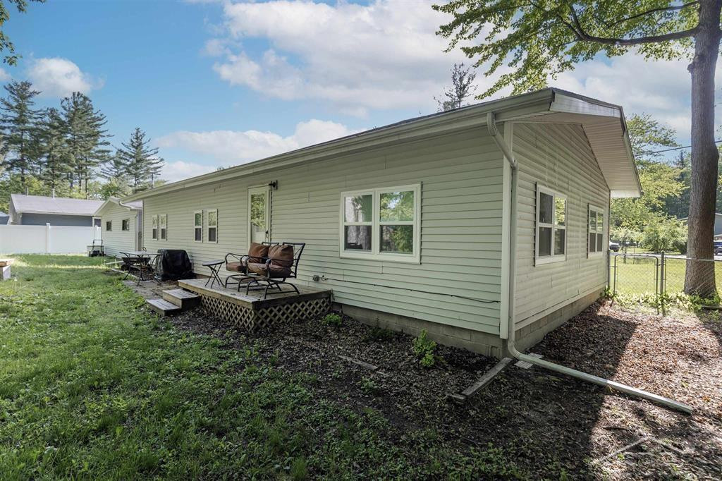 2832 N West River Road, Sanford, MI 48657 — Photo 23