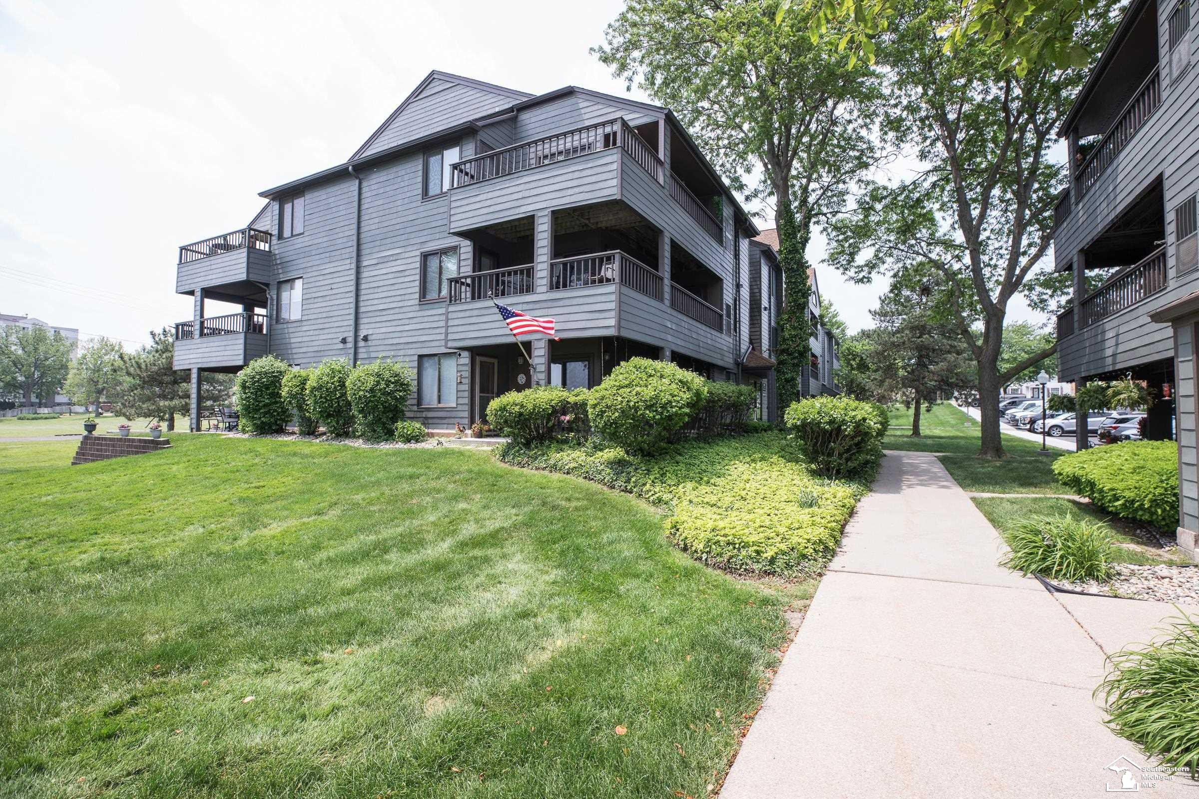 2465 Riverside Drive, Trenton, MI 48183 — Photo 6