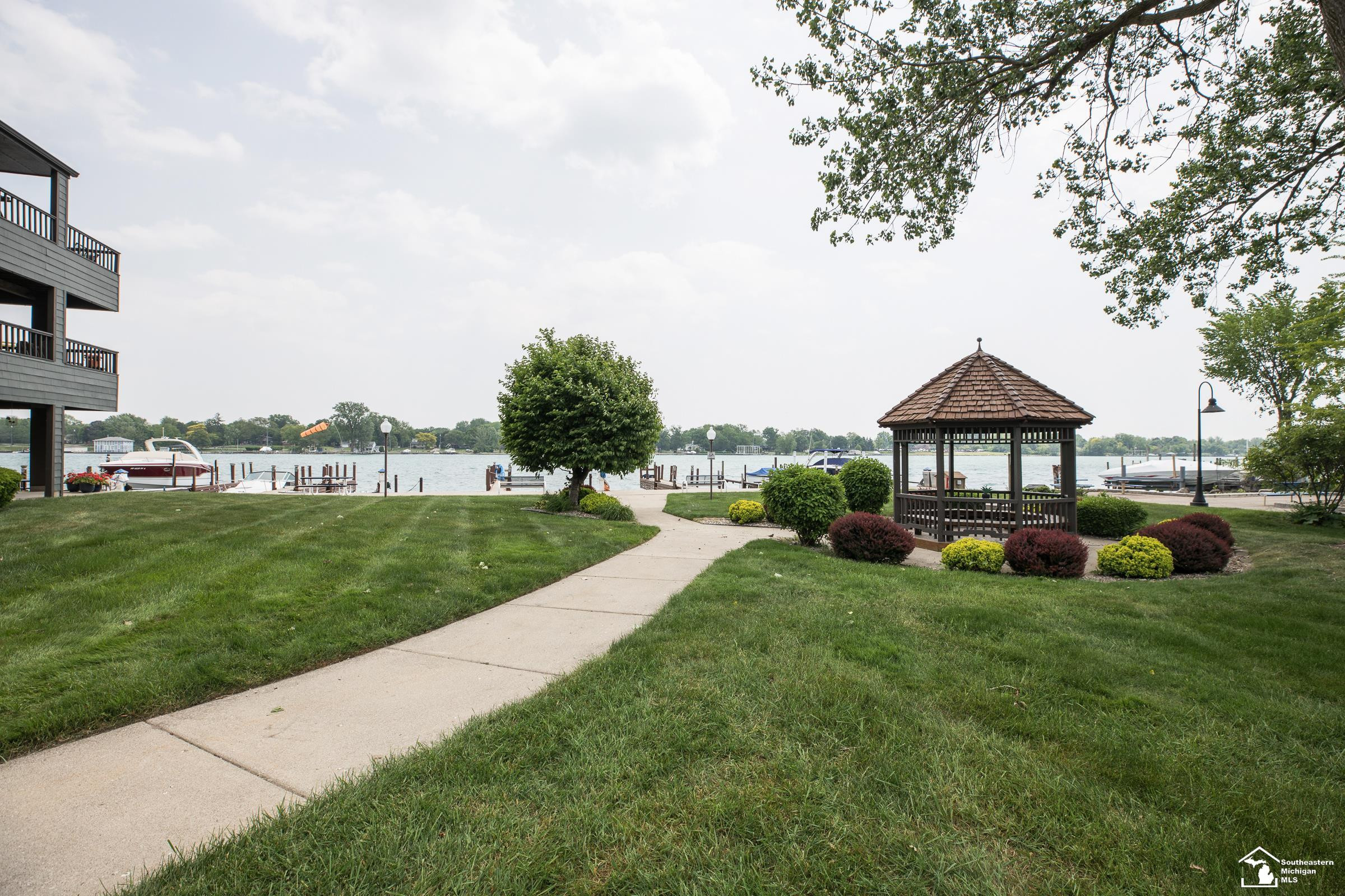 2465 Riverside Drive, Trenton, MI 48183 — Photo 7