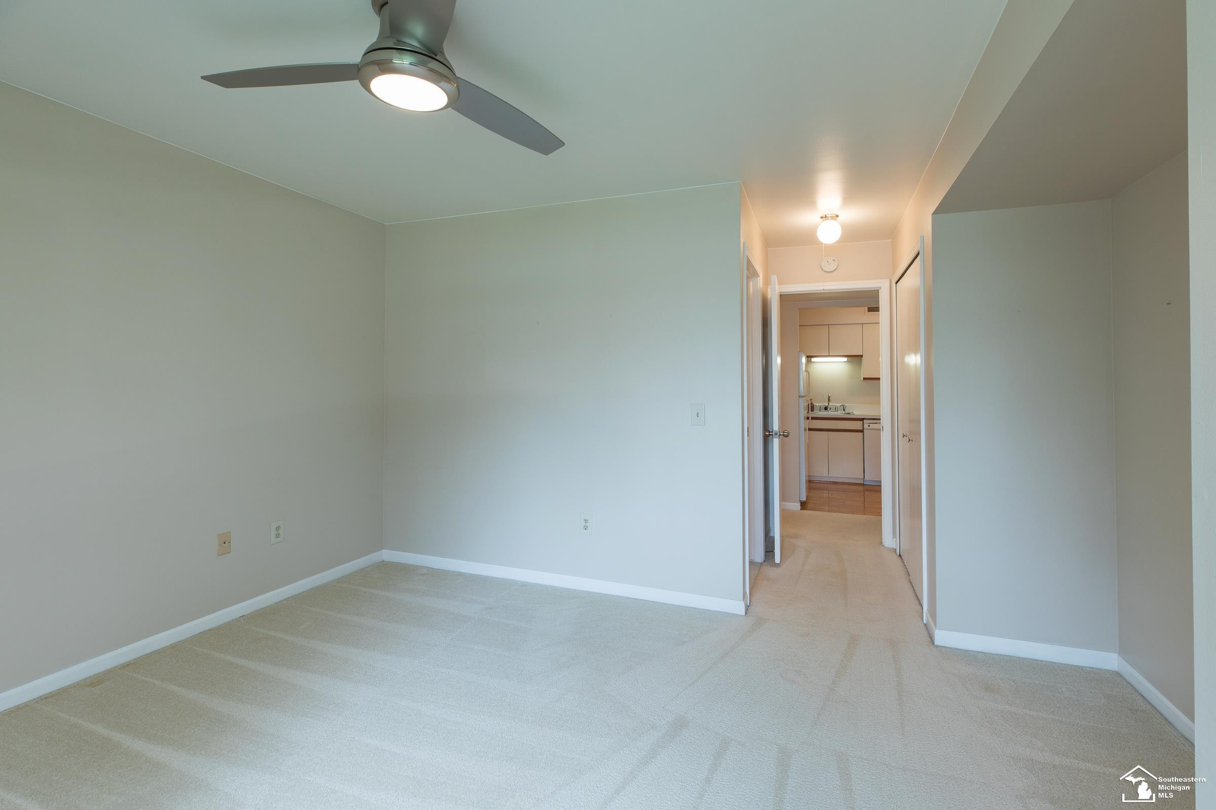 2465 Riverside Drive, Trenton, MI 48183 — Photo 20