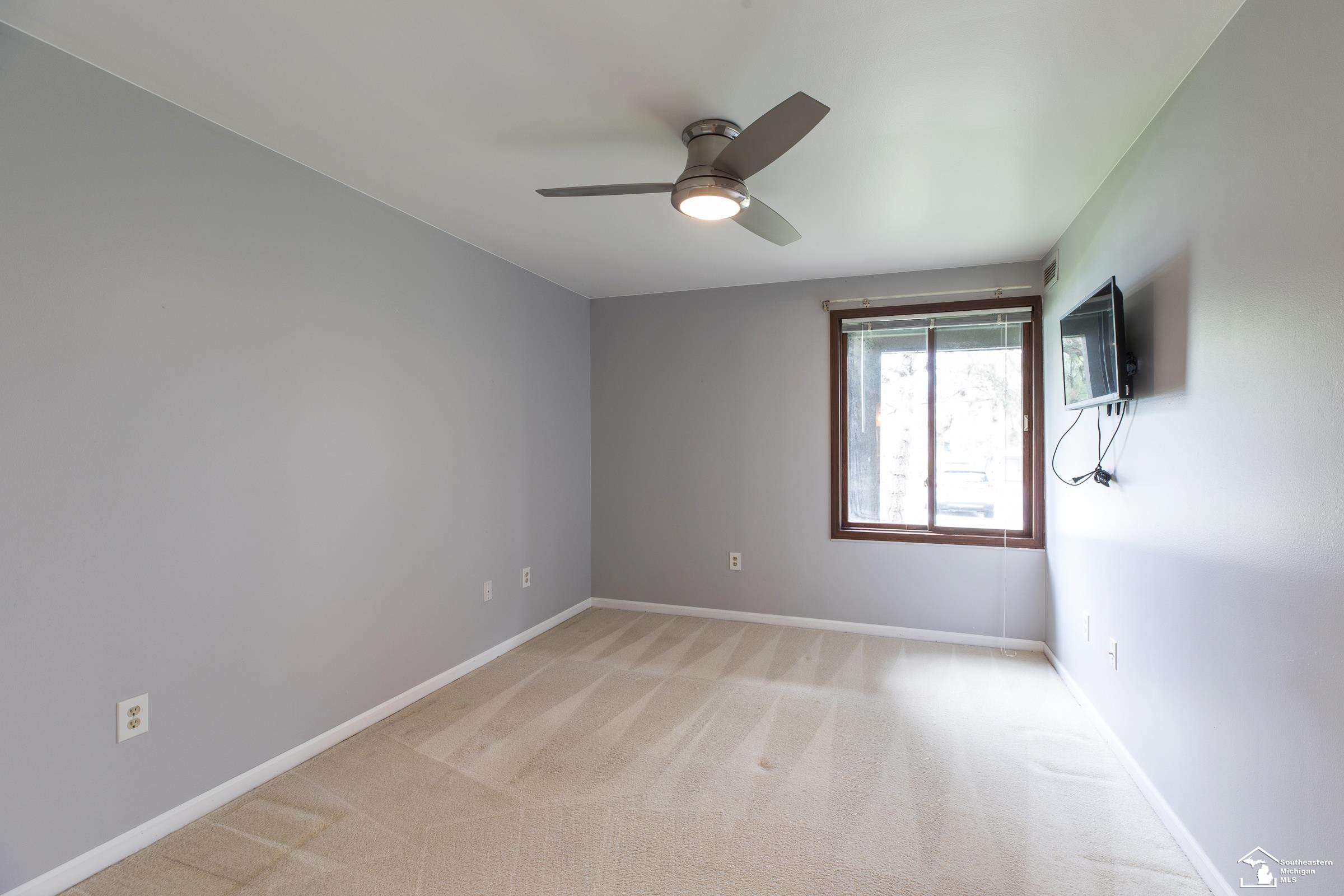 2465 Riverside Drive, Trenton, MI 48183 — Photo 22