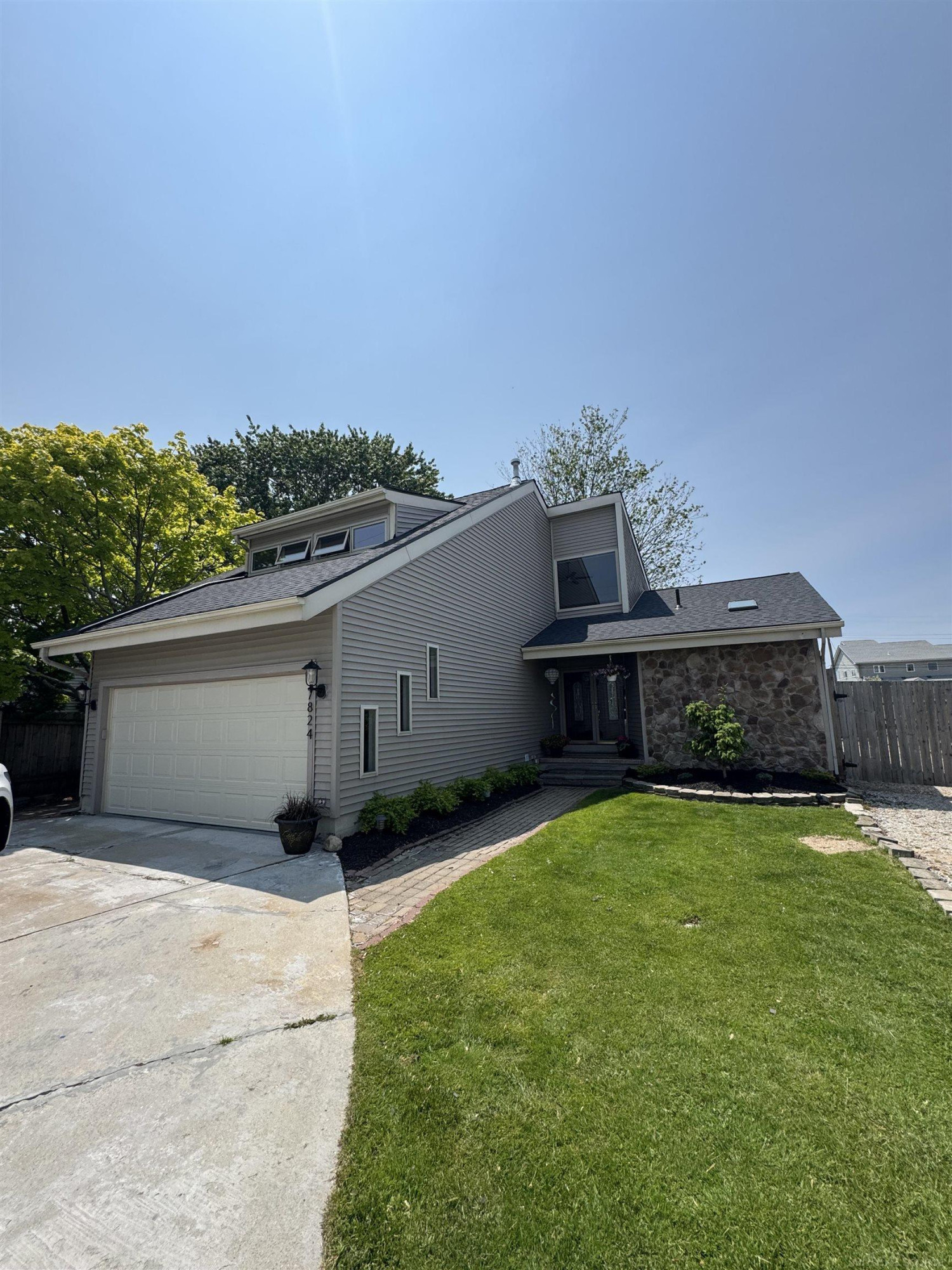 7824 Alexandria Drive, MI — Photo 2