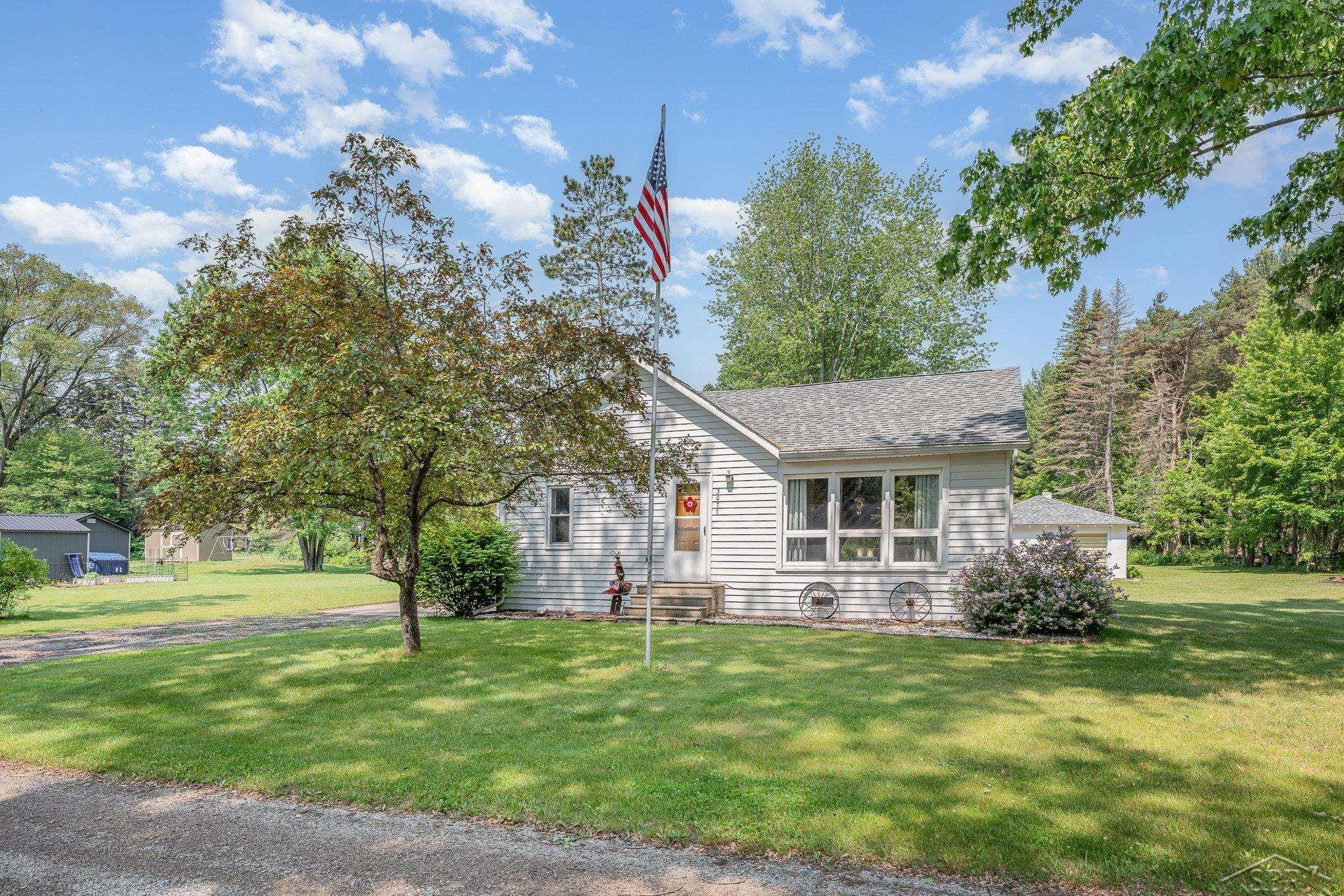 3077 Edson Street, Coleman, MI 48618 — Photo 2