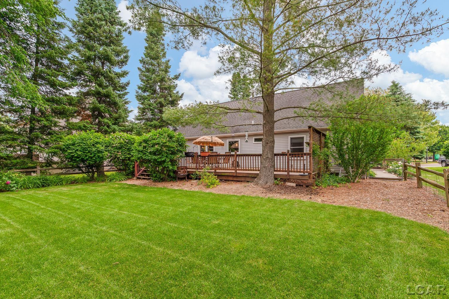 1377 Maplewood Dr Street, Saline, MI 48176 — Photo 2