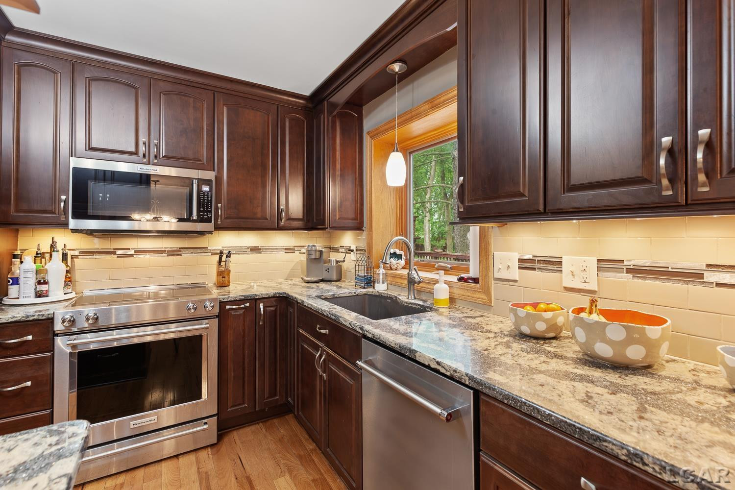 1377 Maplewood Dr Street, Saline, MI 48176 — Photo 11