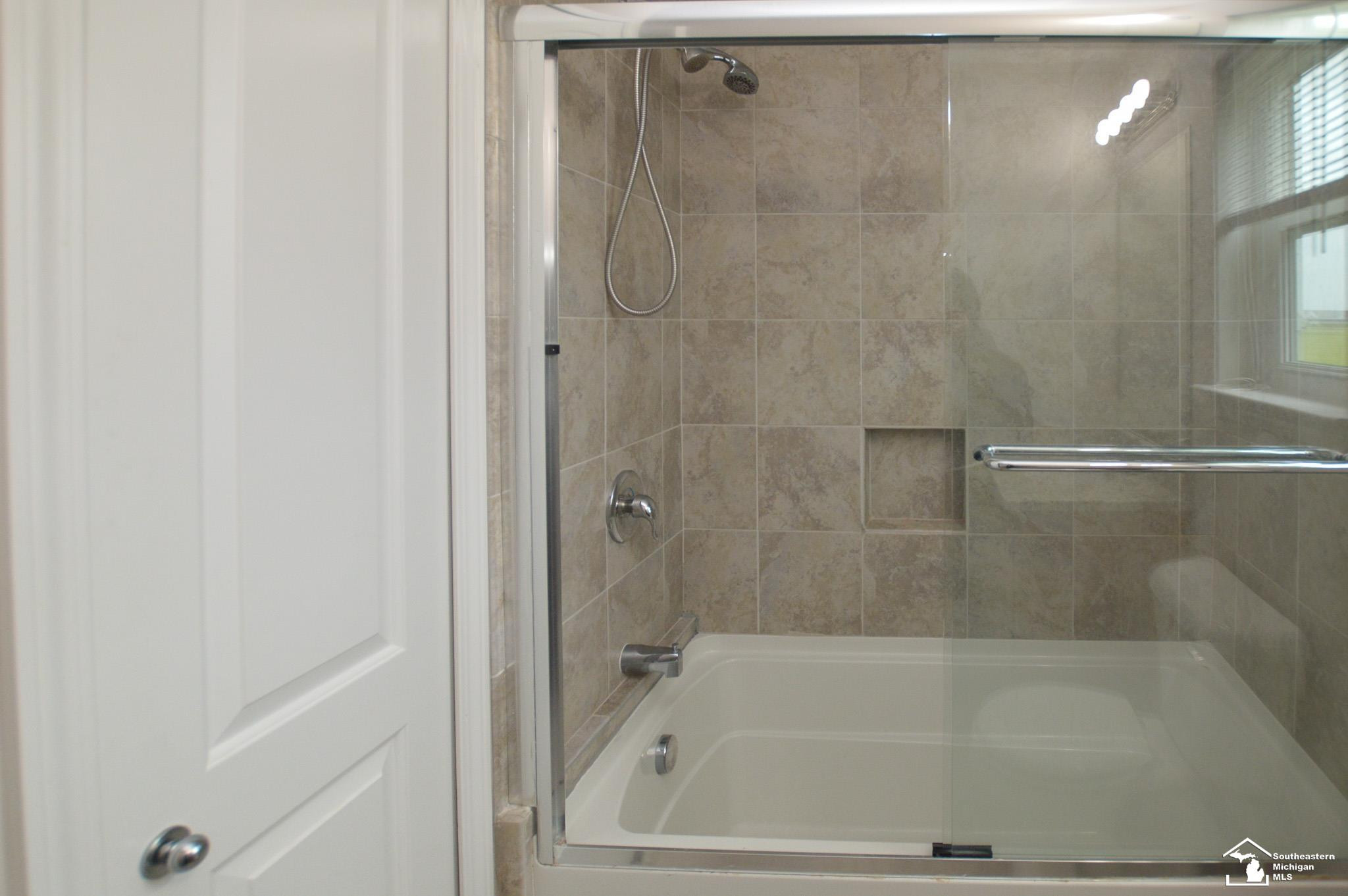 610 Grace Point Drive, Dundee, MI 48131 — Photo 19