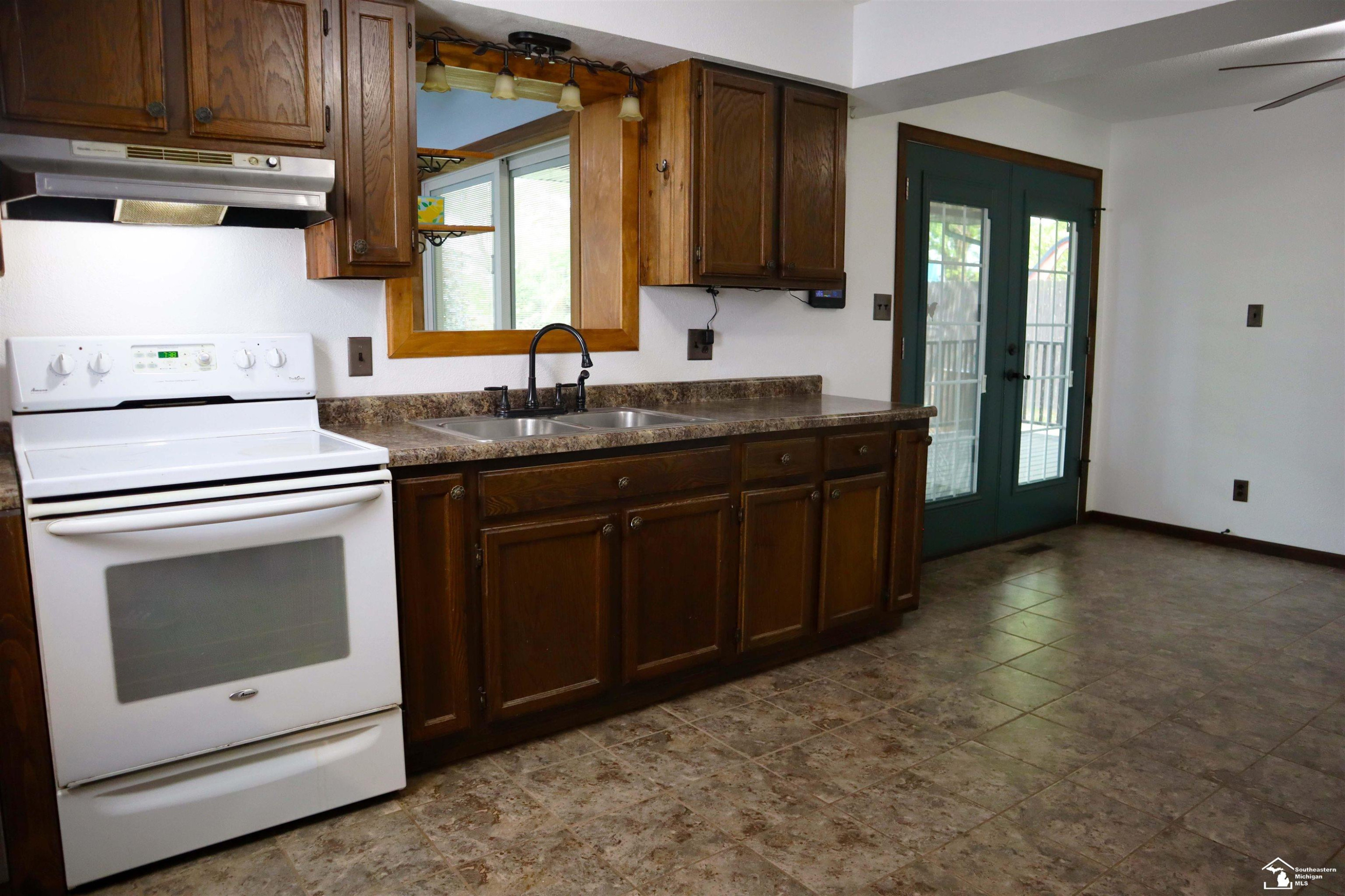 6336 Moreland Drive, Erie, MI — Photo 10