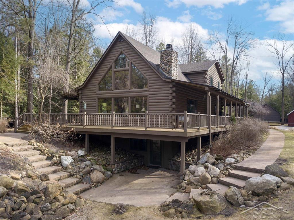 693 E Edenville Lake Drive, Hope, MI 48628 — front exterior