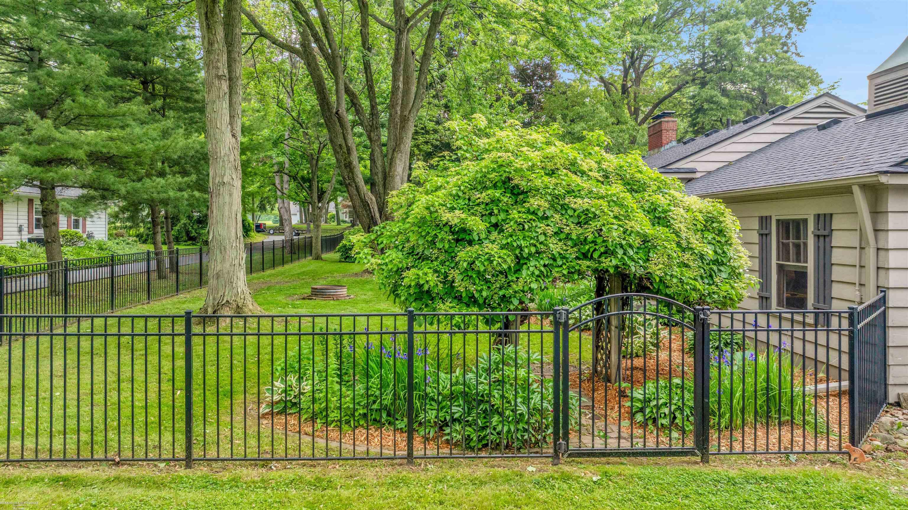 277 W Gates Street, MI 48065 — Photo 28