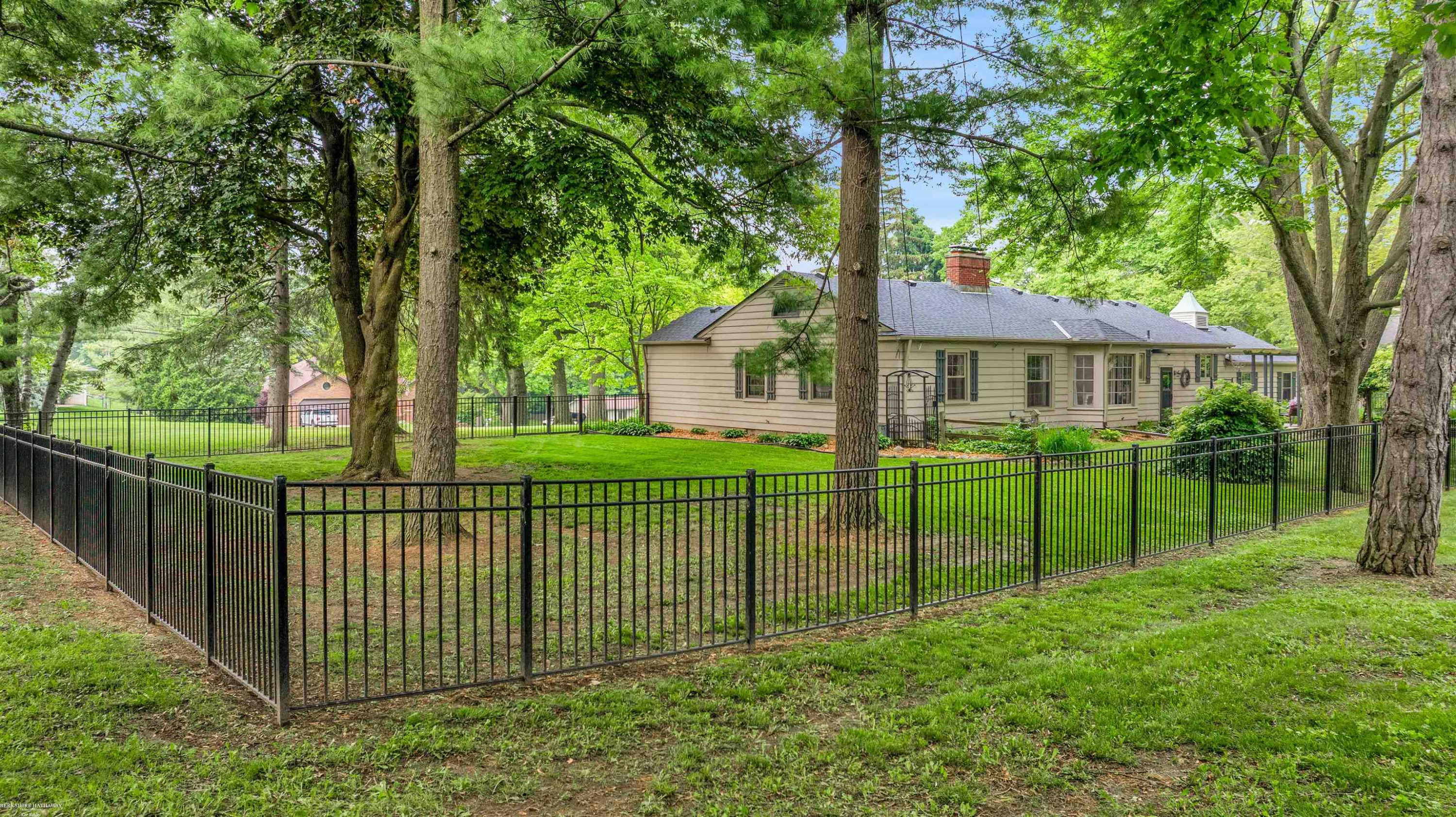 277 W Gates Street, MI 48065 — Photo 31