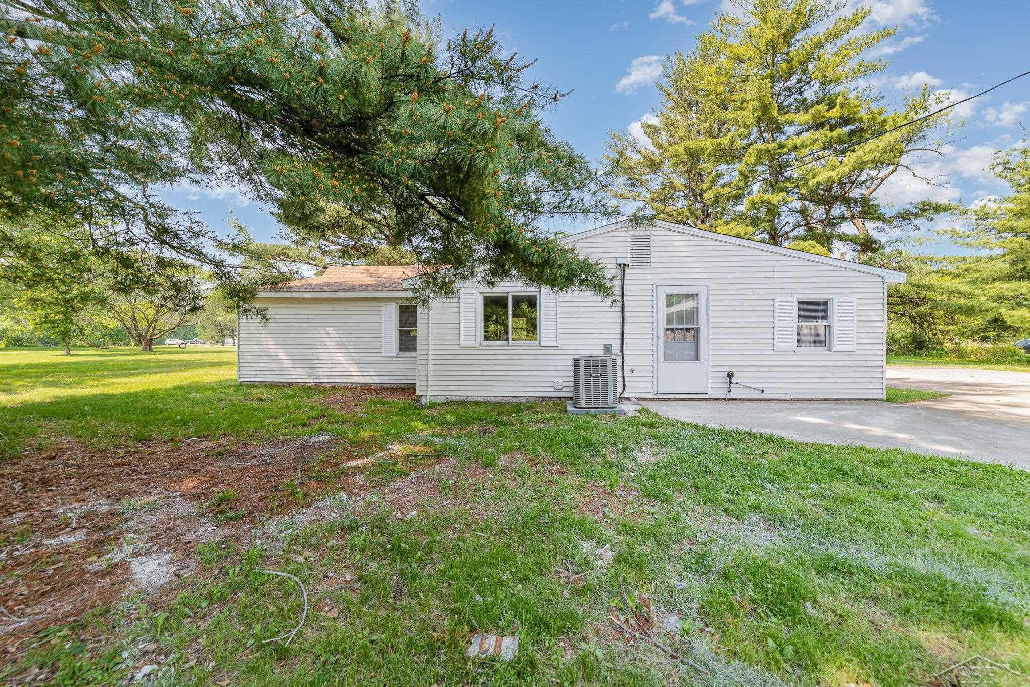 2755 W Burt Road, Saginaw, MI 48457 — Photo 17