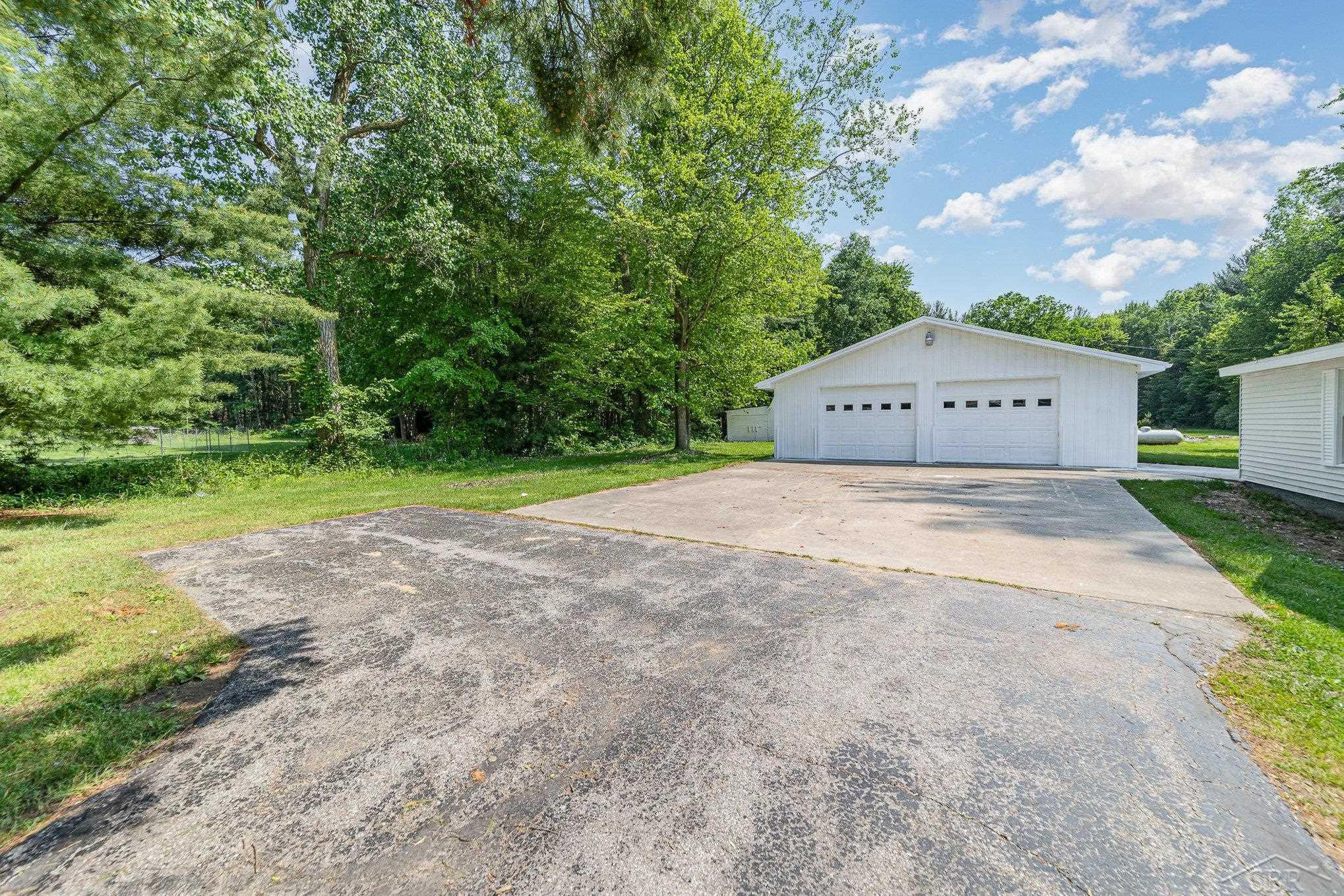 2755 W Burt Road, Saginaw, MI 48457 — Photo 22