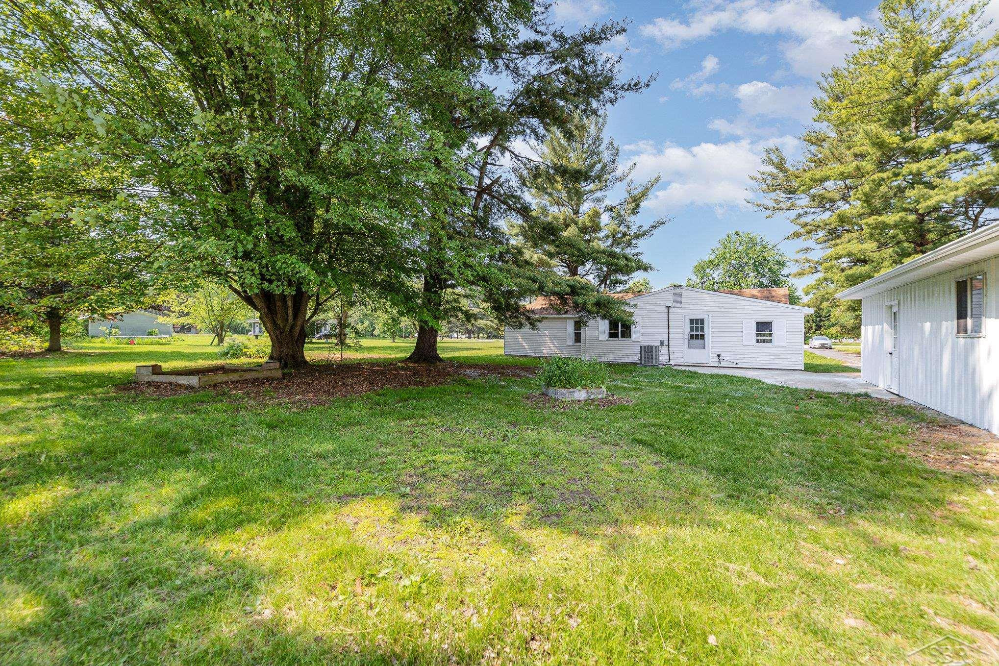 2755 W Burt Road, Saginaw, MI 48457 — Photo 23