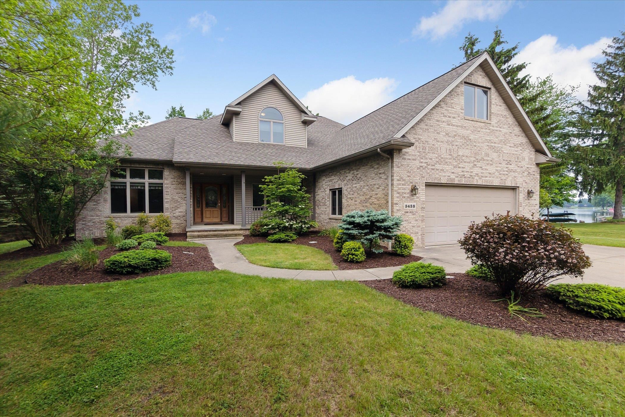 3438 Sandy Shore Drive, Metamora, MI 48455 — Photo 2