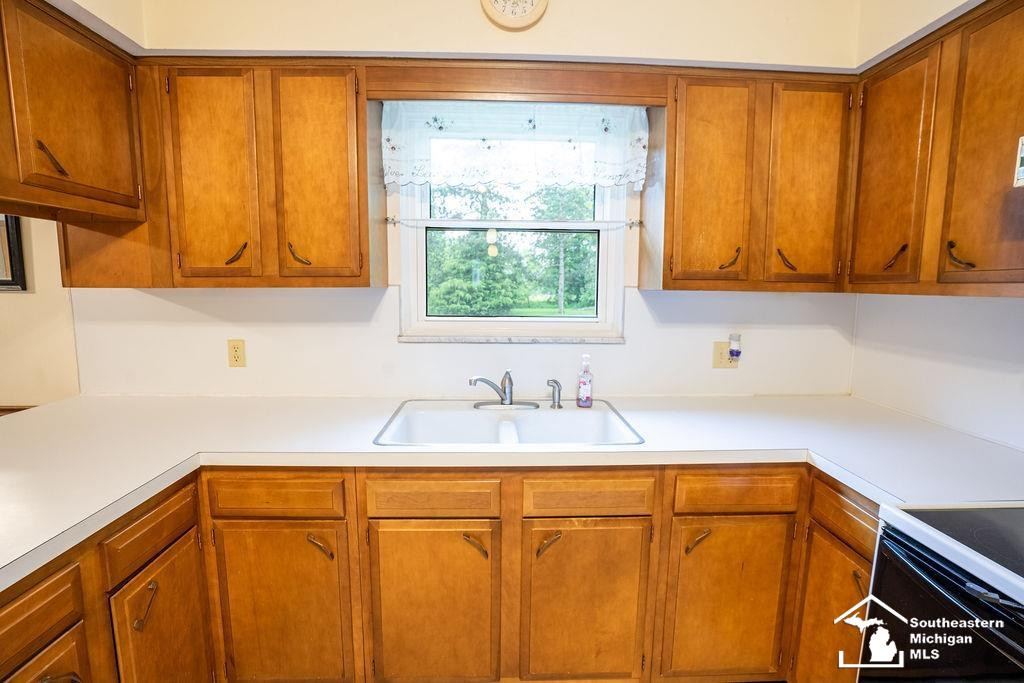 10993 Summerfield Road, Temperance, MI 48182 — Photo 12