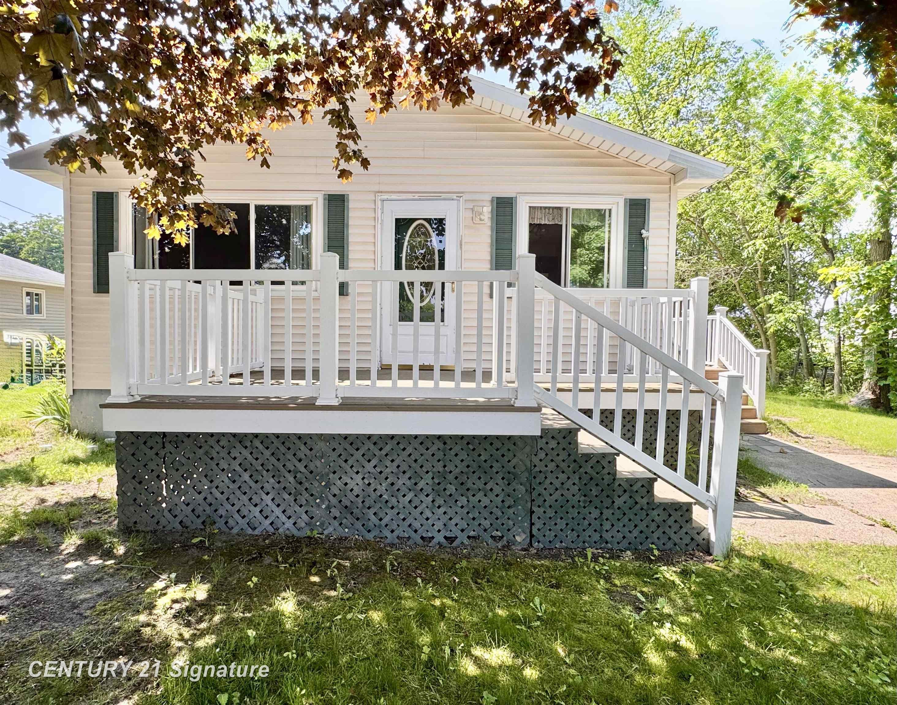 319 Countryview Lane, Auburn, MI 48611 — front exterior