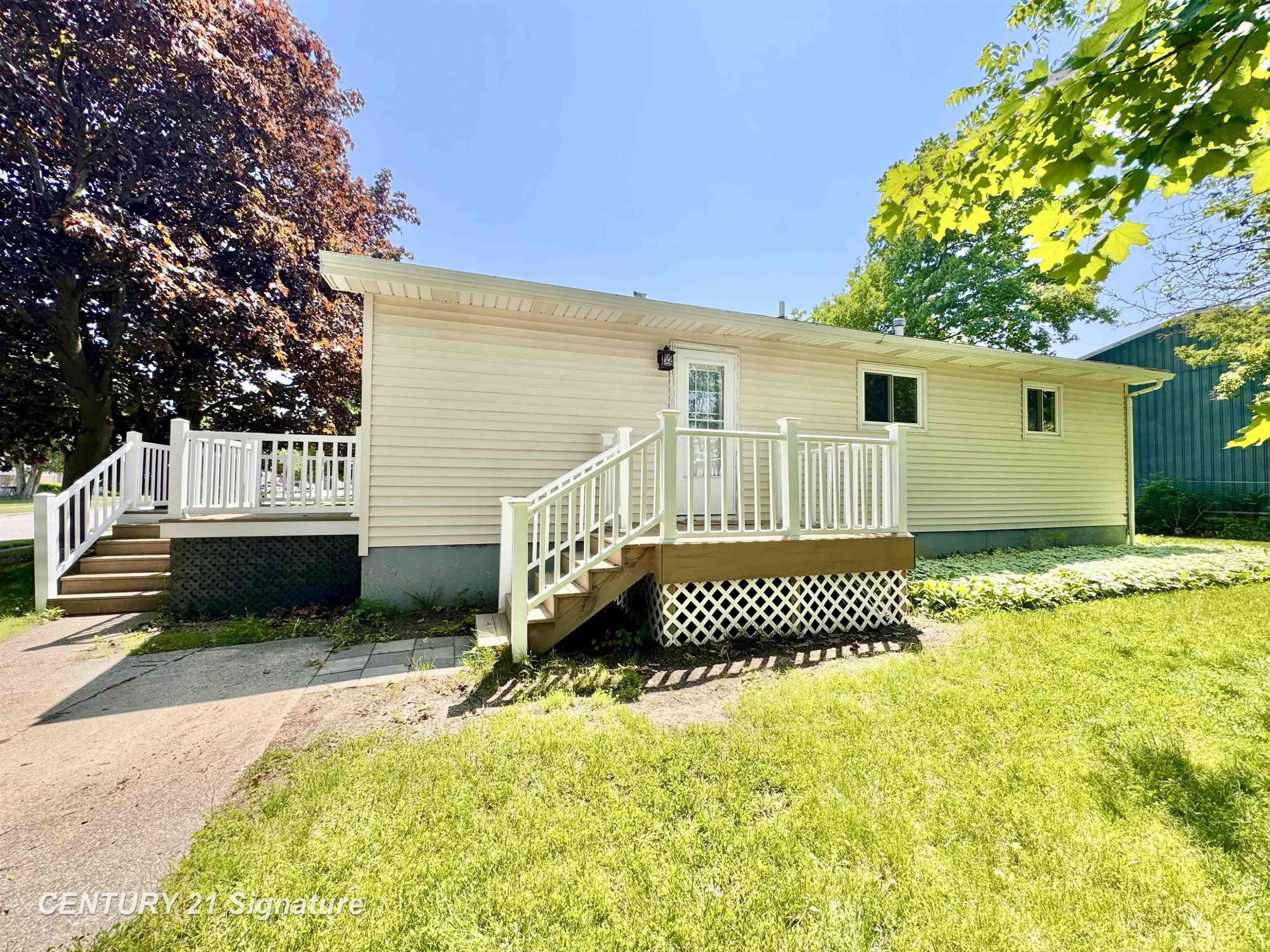 319 Countryview Lane, Auburn, MI 48611 — Photo 4