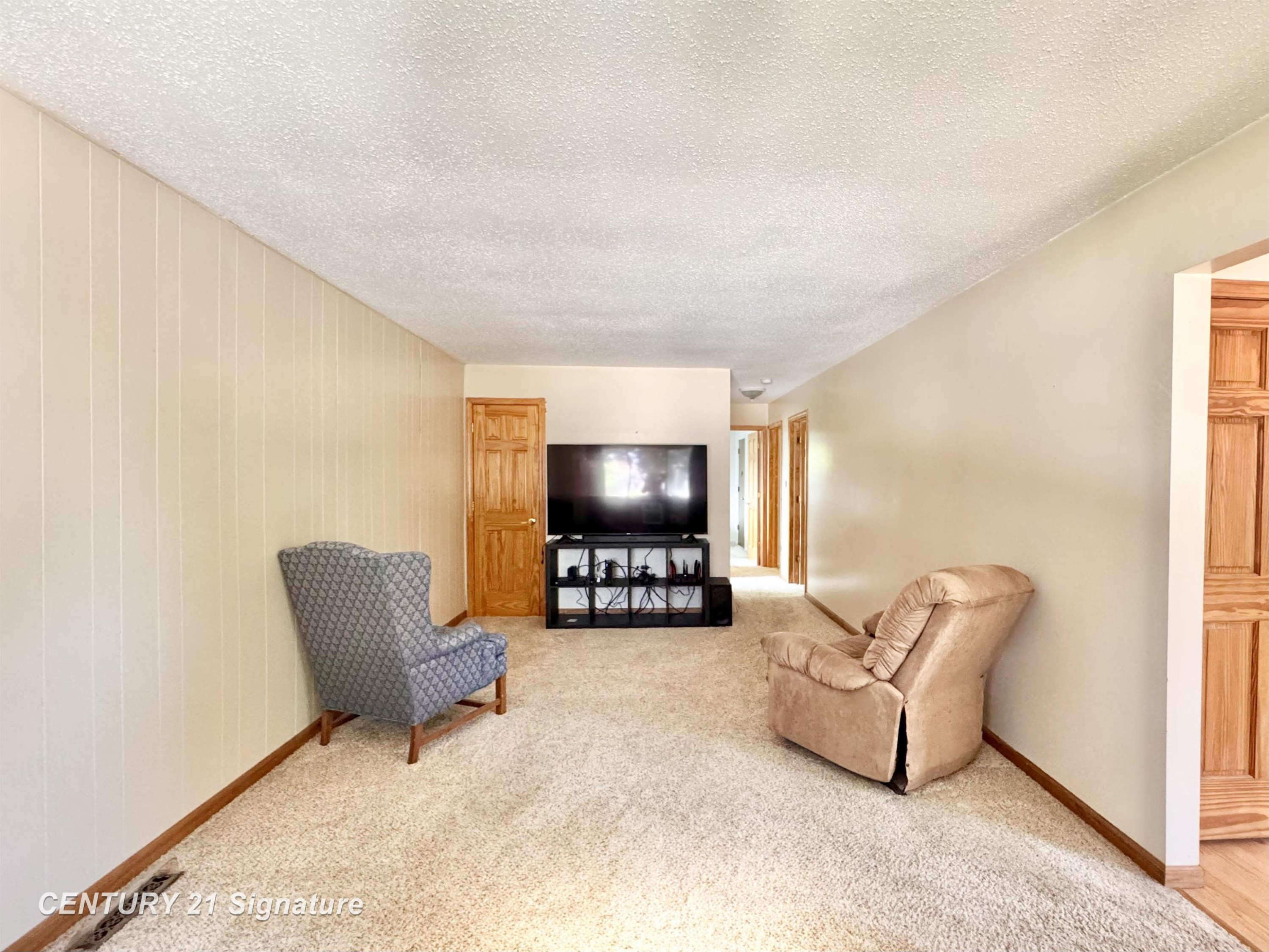 319 Countryview Lane, Auburn, MI 48611 — Photo 18