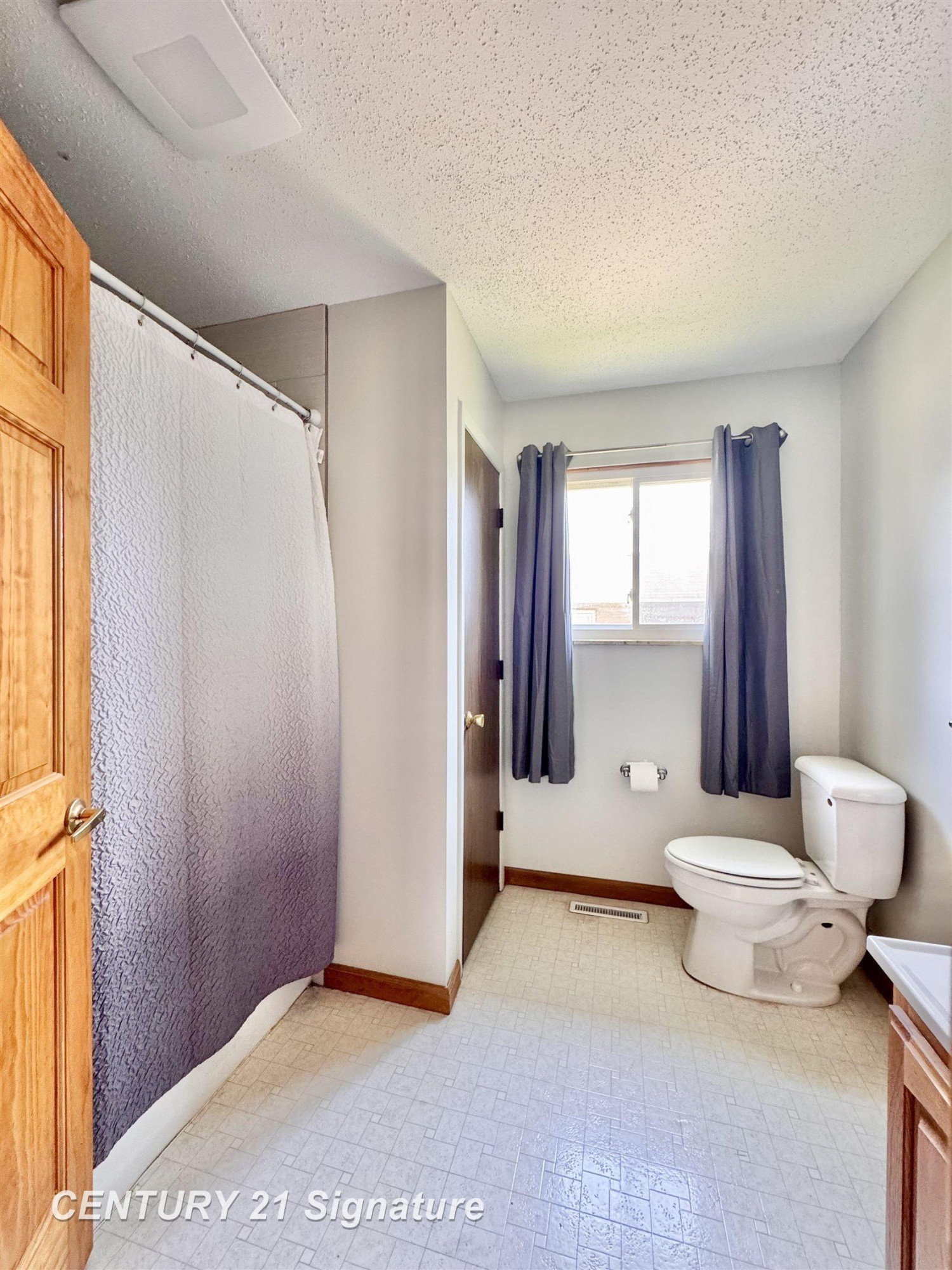 319 Countryview Lane, Auburn, MI 48611 — Photo 25