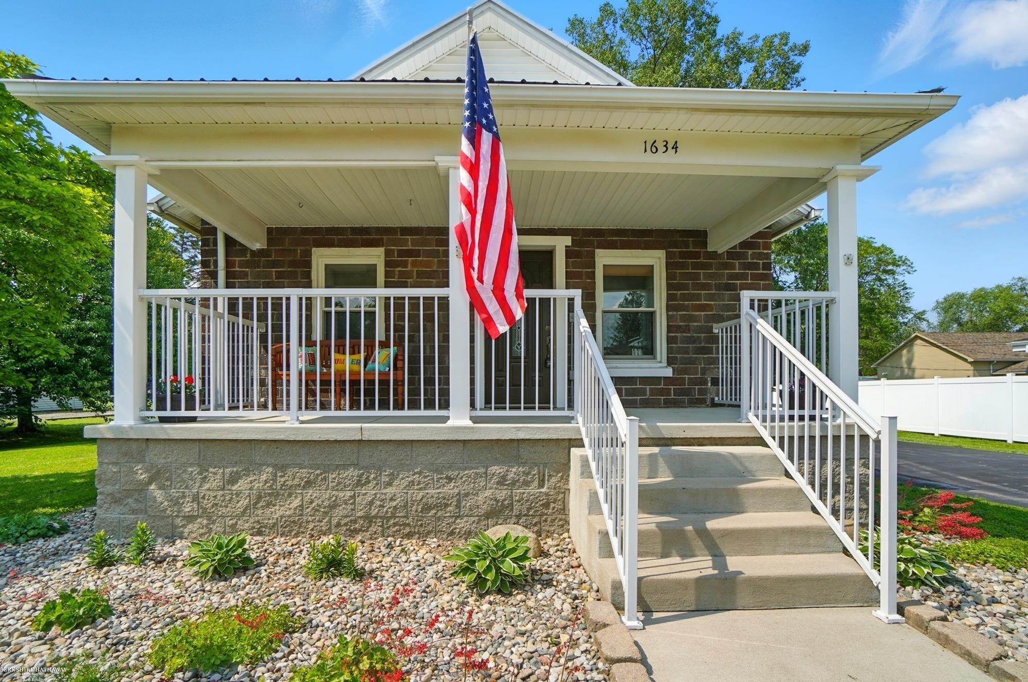 1634 Monroe Street, Carleton, MI 48117 — Photo 2