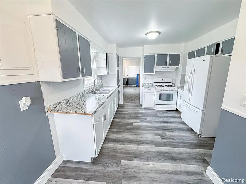 2454 Bellevue Street, Saginaw, MI 48601 — Photo 4