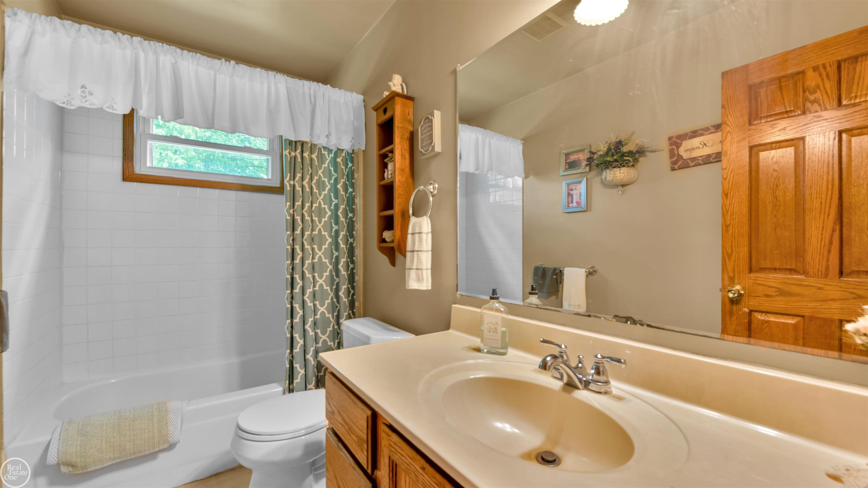 13533 Hough Road, Allenton, MI 48002 — Photo 24
