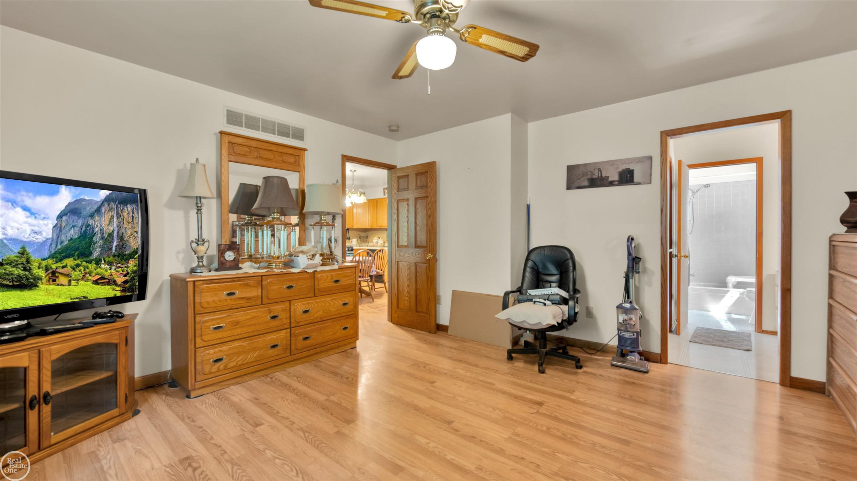 13533 Hough Road, Allenton, MI 48002 — Photo 33