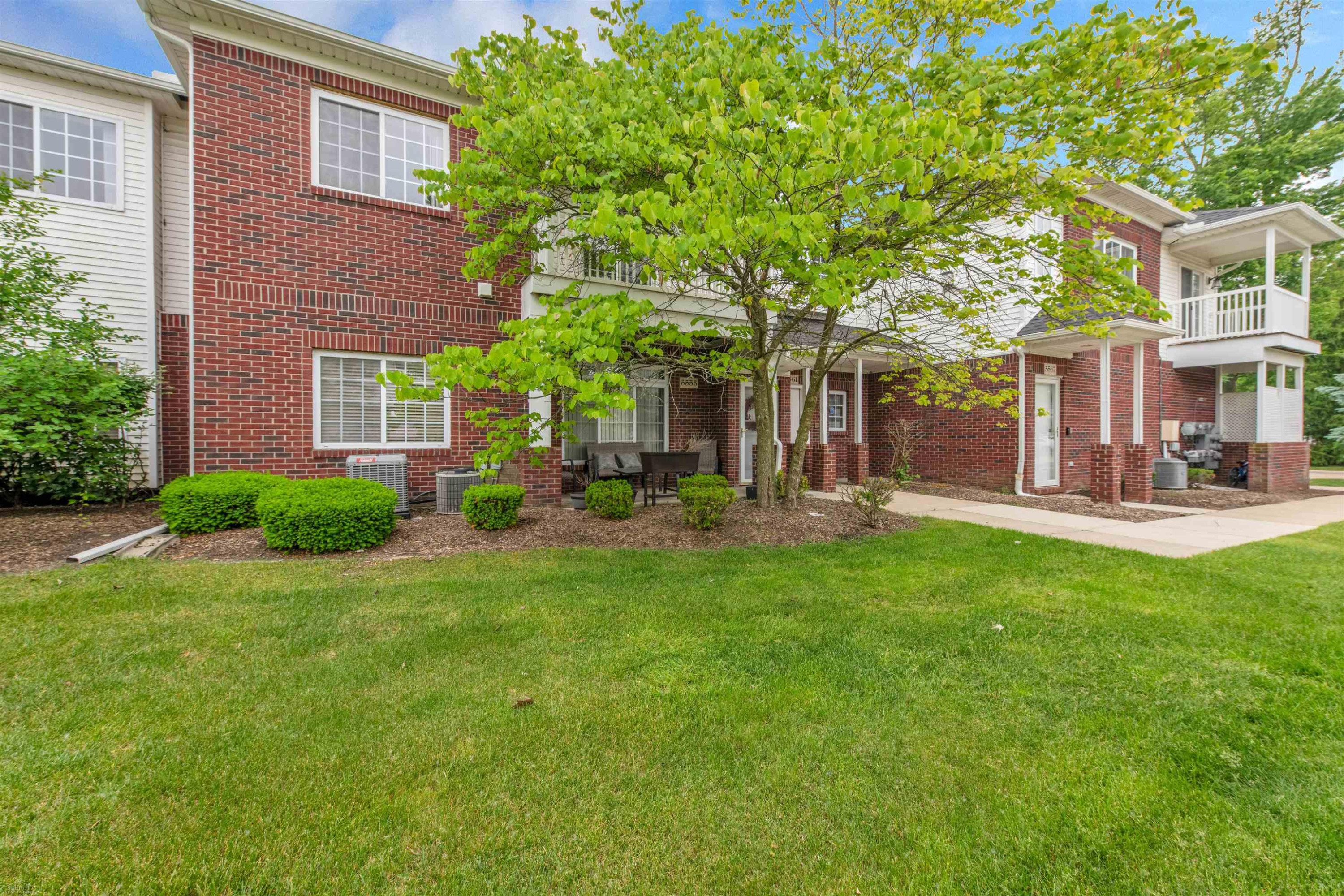 5555 Acorn Lane, Sterling Heights, MI 48314 — Photo 4
