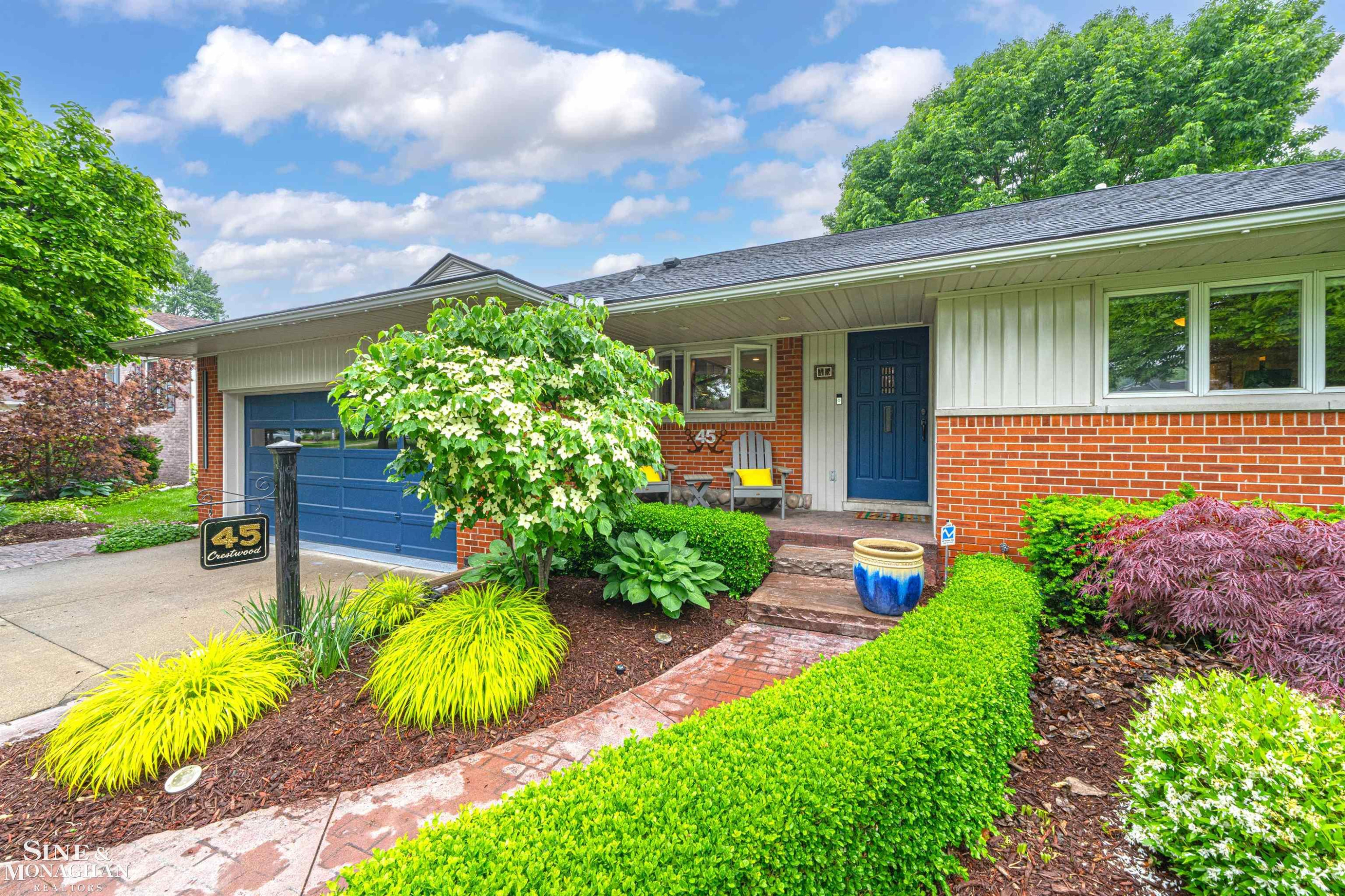 45 Crestwood Drive, Grosse Pointe Shores, MI 48236 — Photo 2