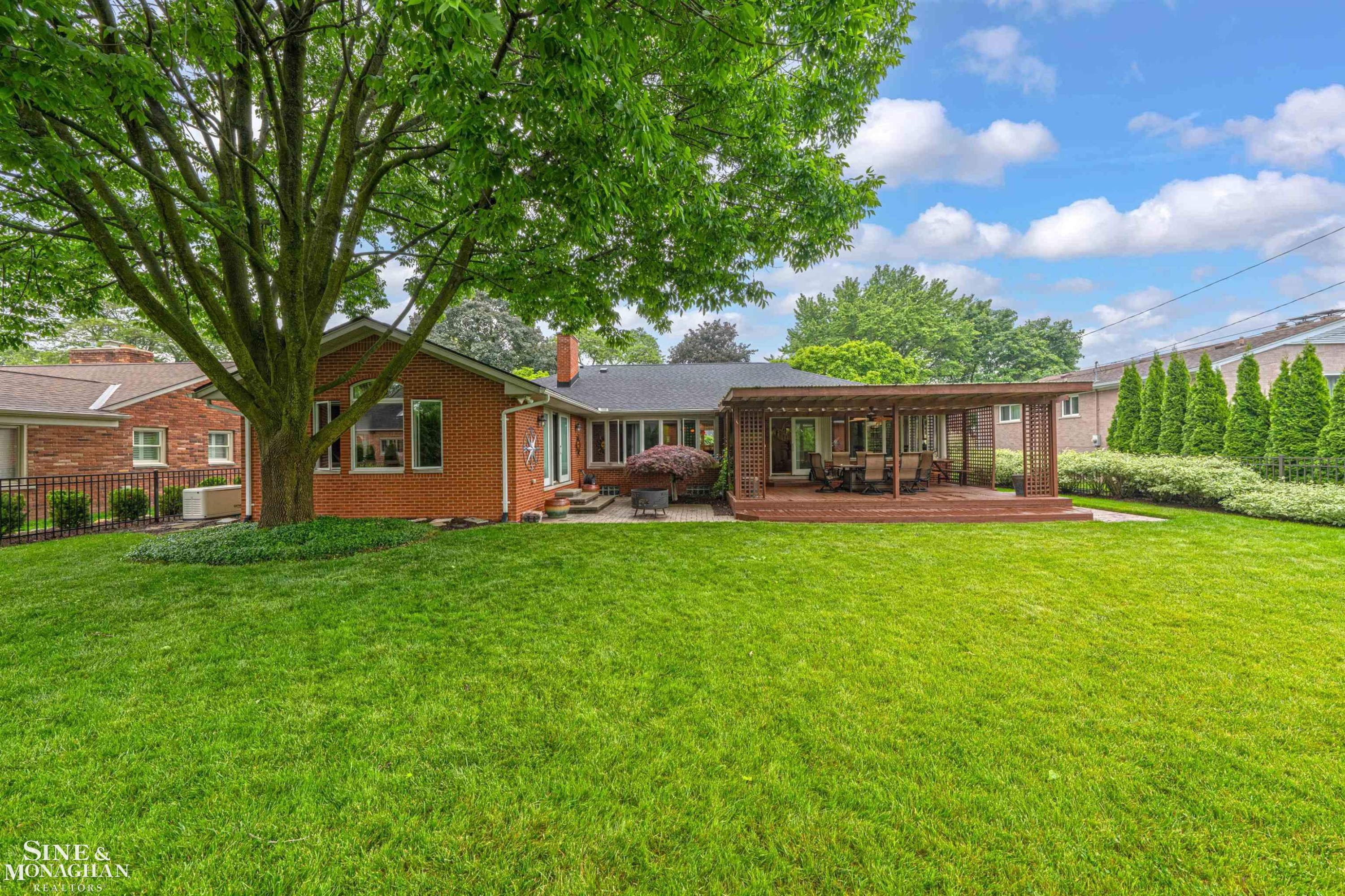 45 Crestwood Drive, Grosse Pointe Shores, MI 48236 — Photo 37