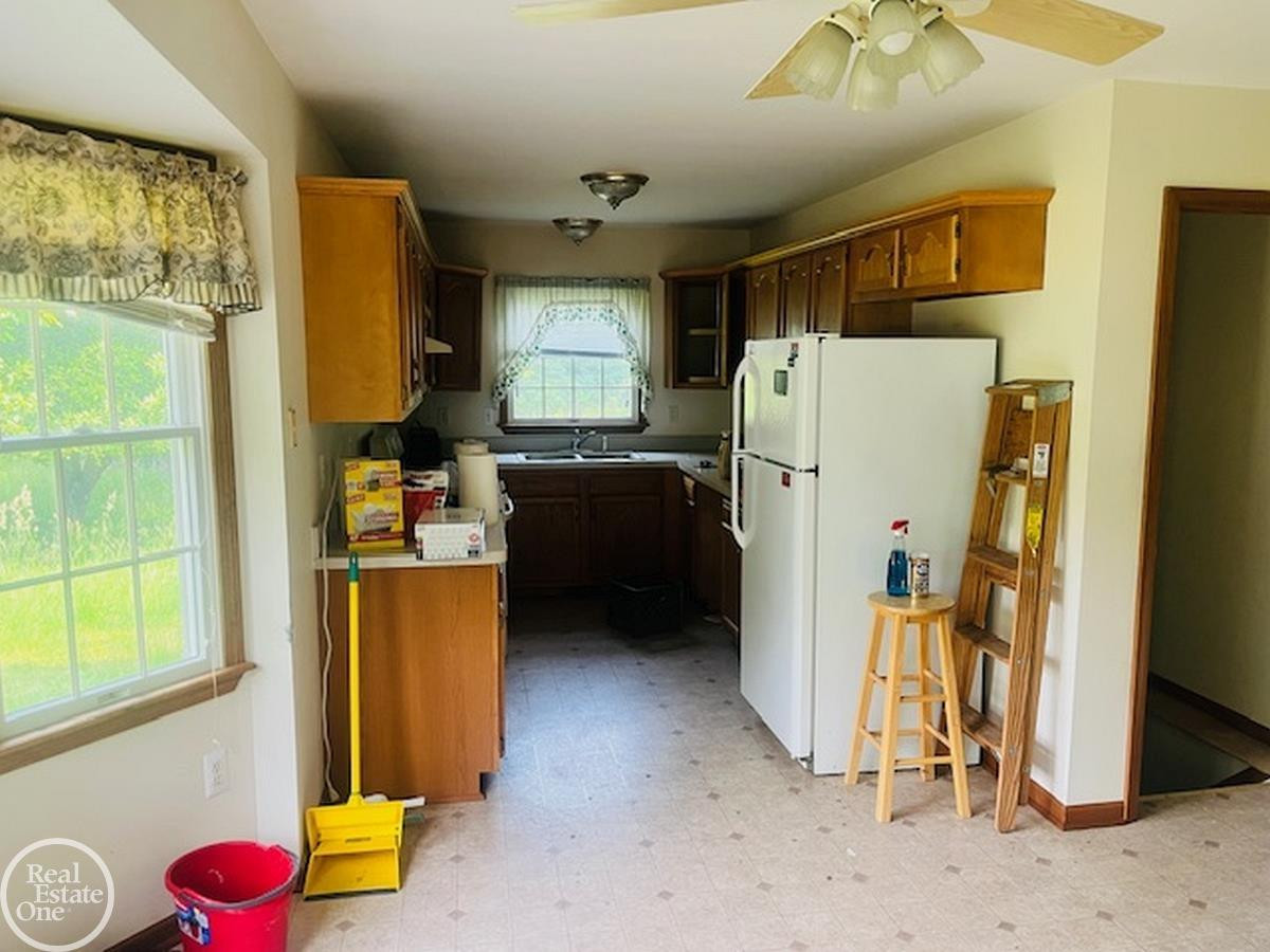8953 Bricker Road, MI 48006 — Photo 5