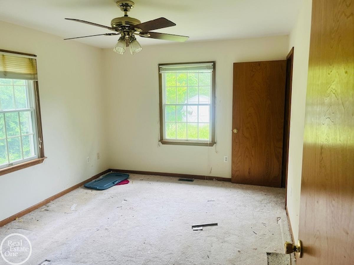 8953 Bricker Road, MI 48006 — Photo 9