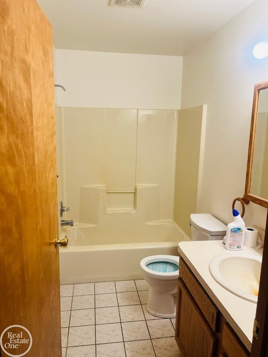 8953 Bricker Road, MI 48006 — Photo 11