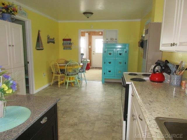 4804 N Lakeshore Road, Deckerville, MI 48427 — Photo 4